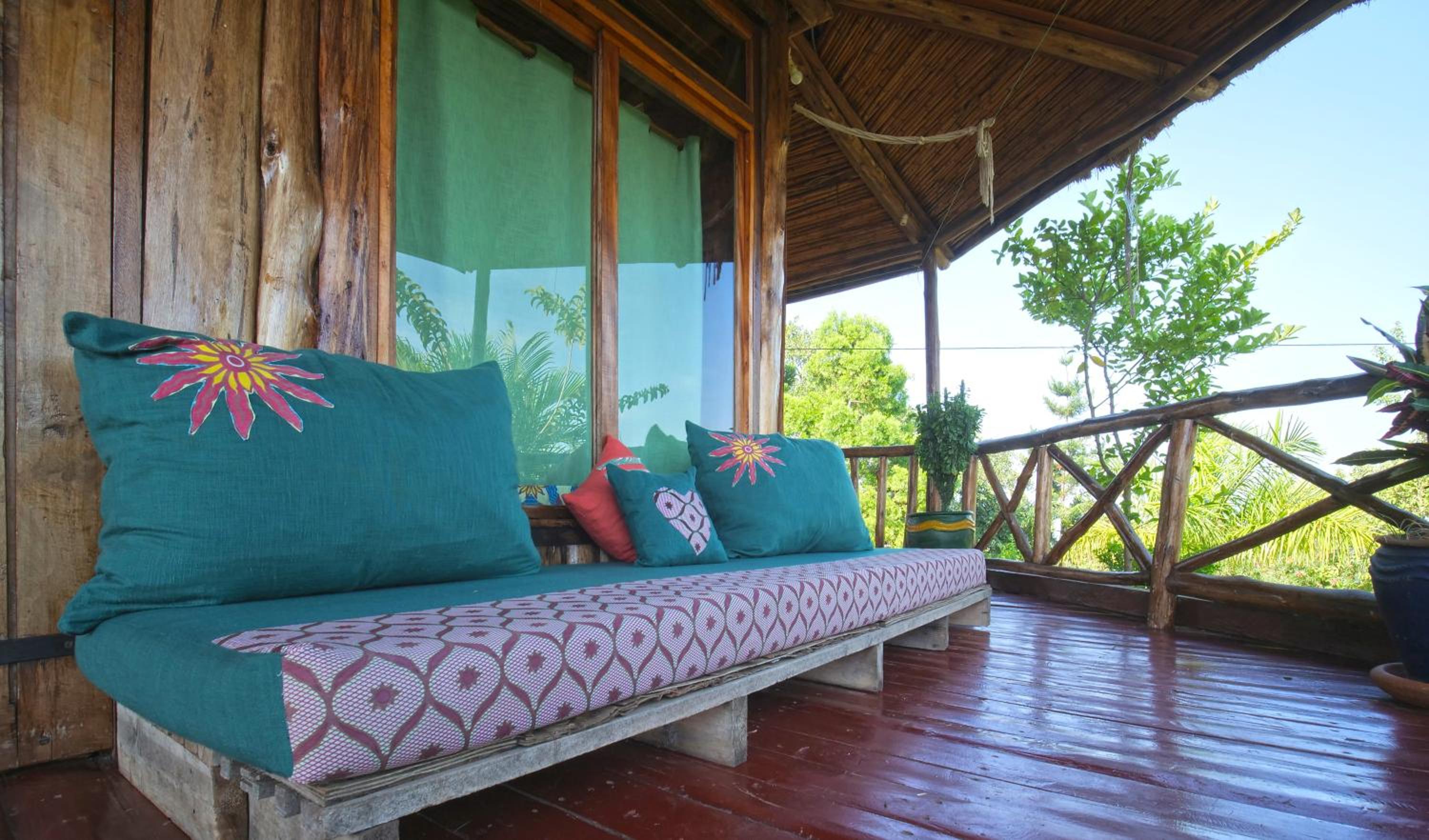 Queen Elizabeth Gorge Cottages