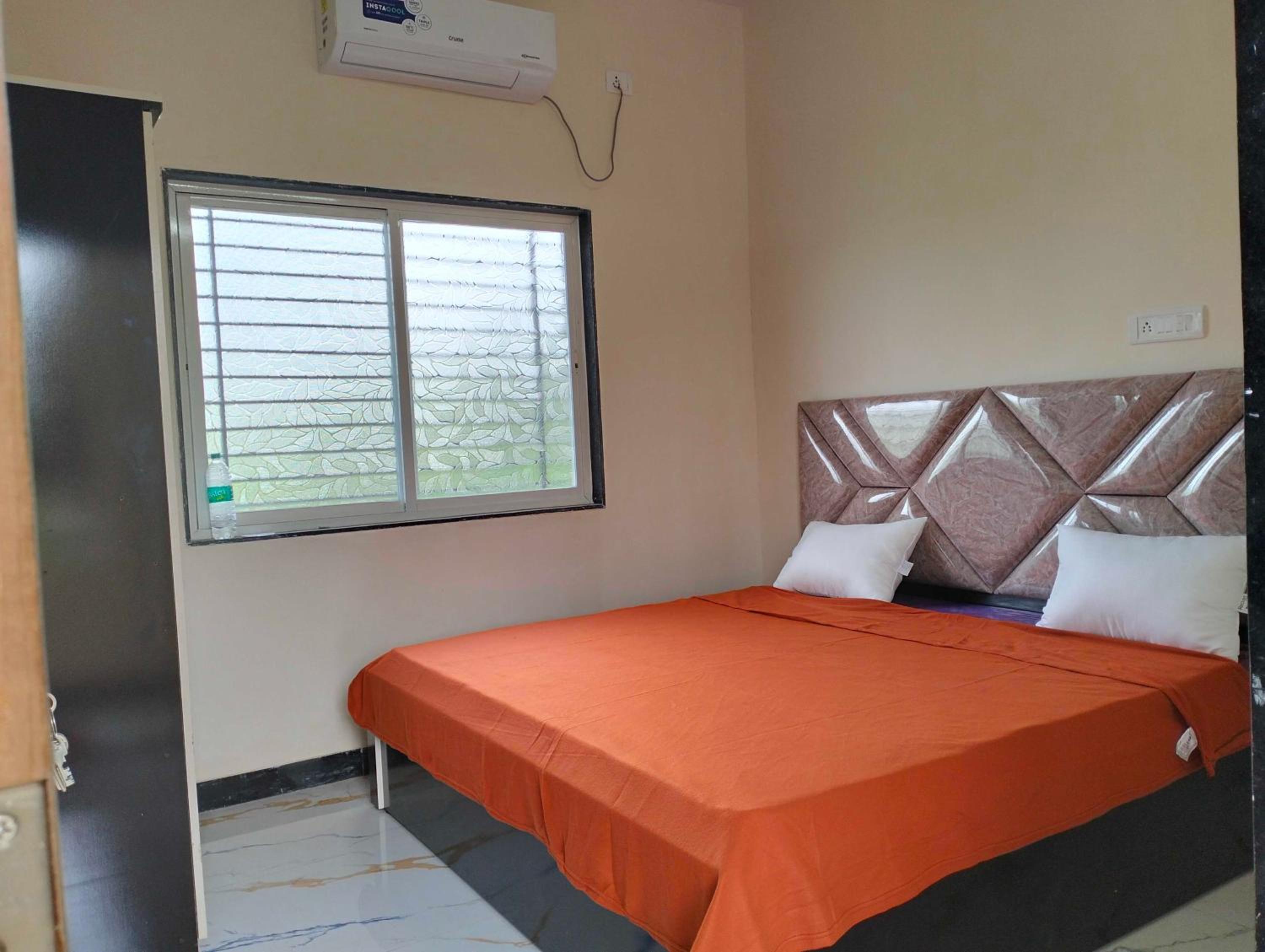Hotel O Midwaytreat Burhanpur