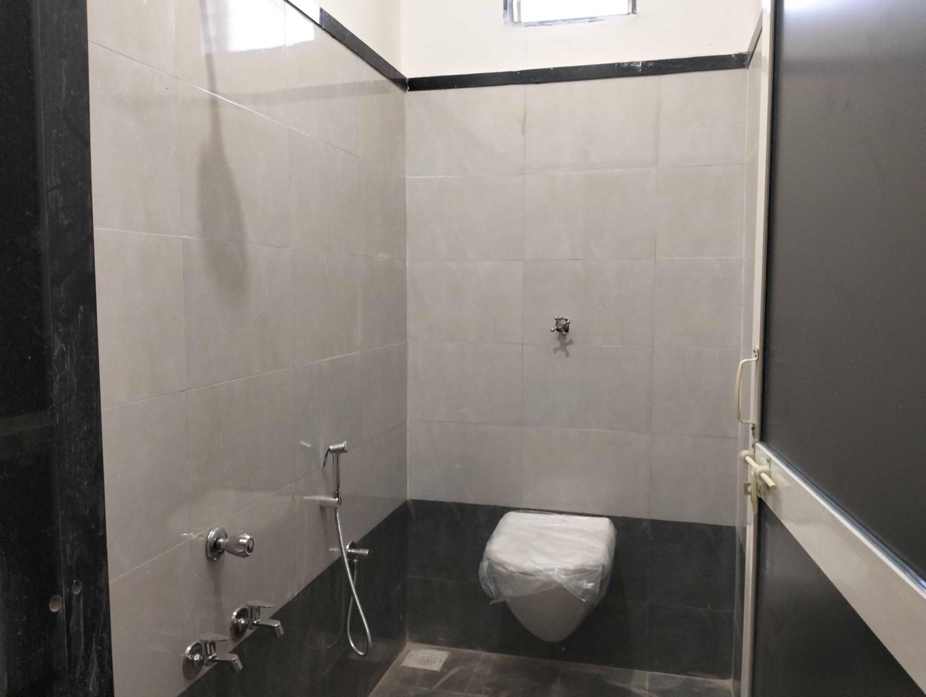 Hotel O Midwaytreat Burhanpur