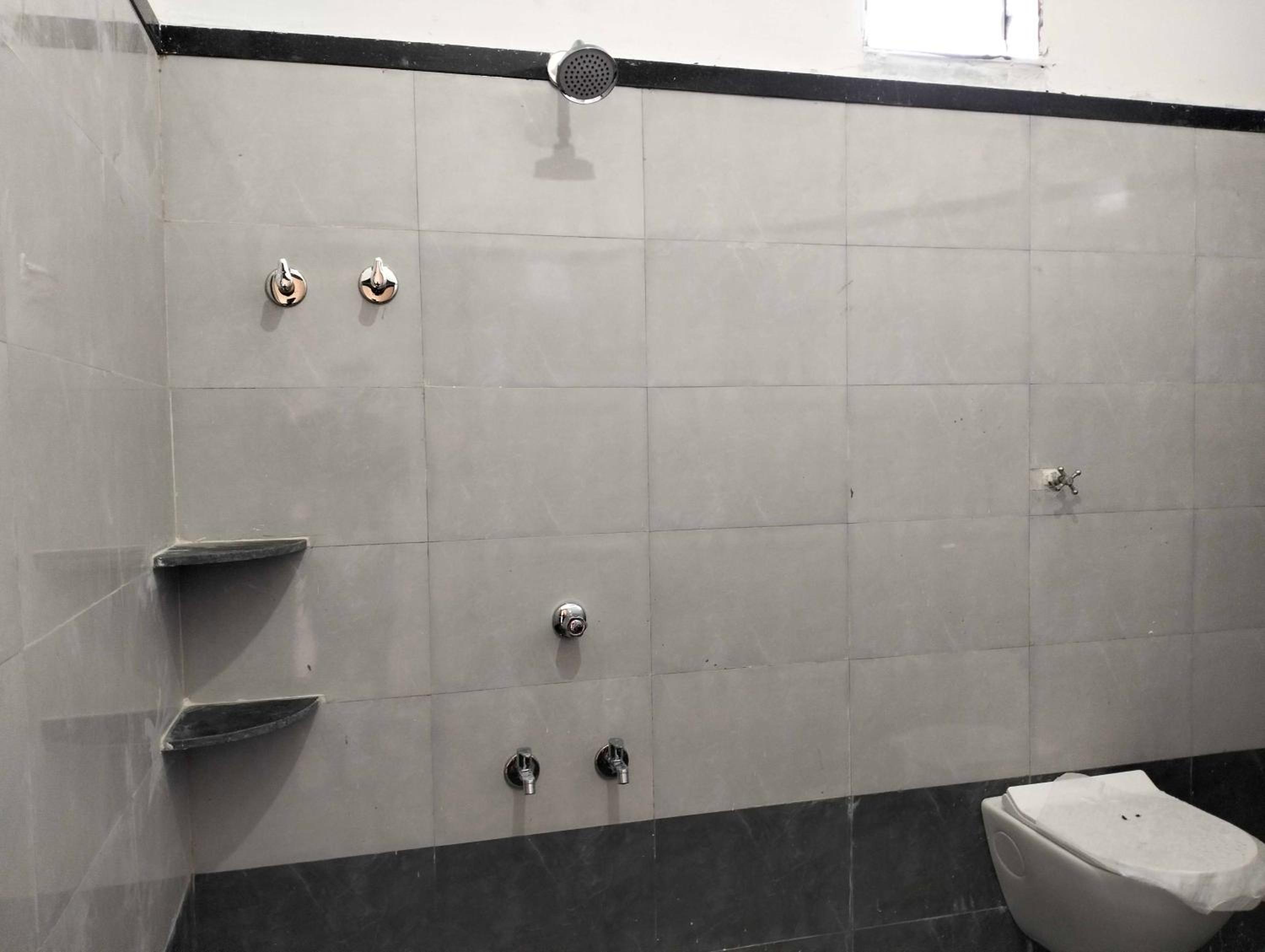 Hotel O Midwaytreat Burhanpur