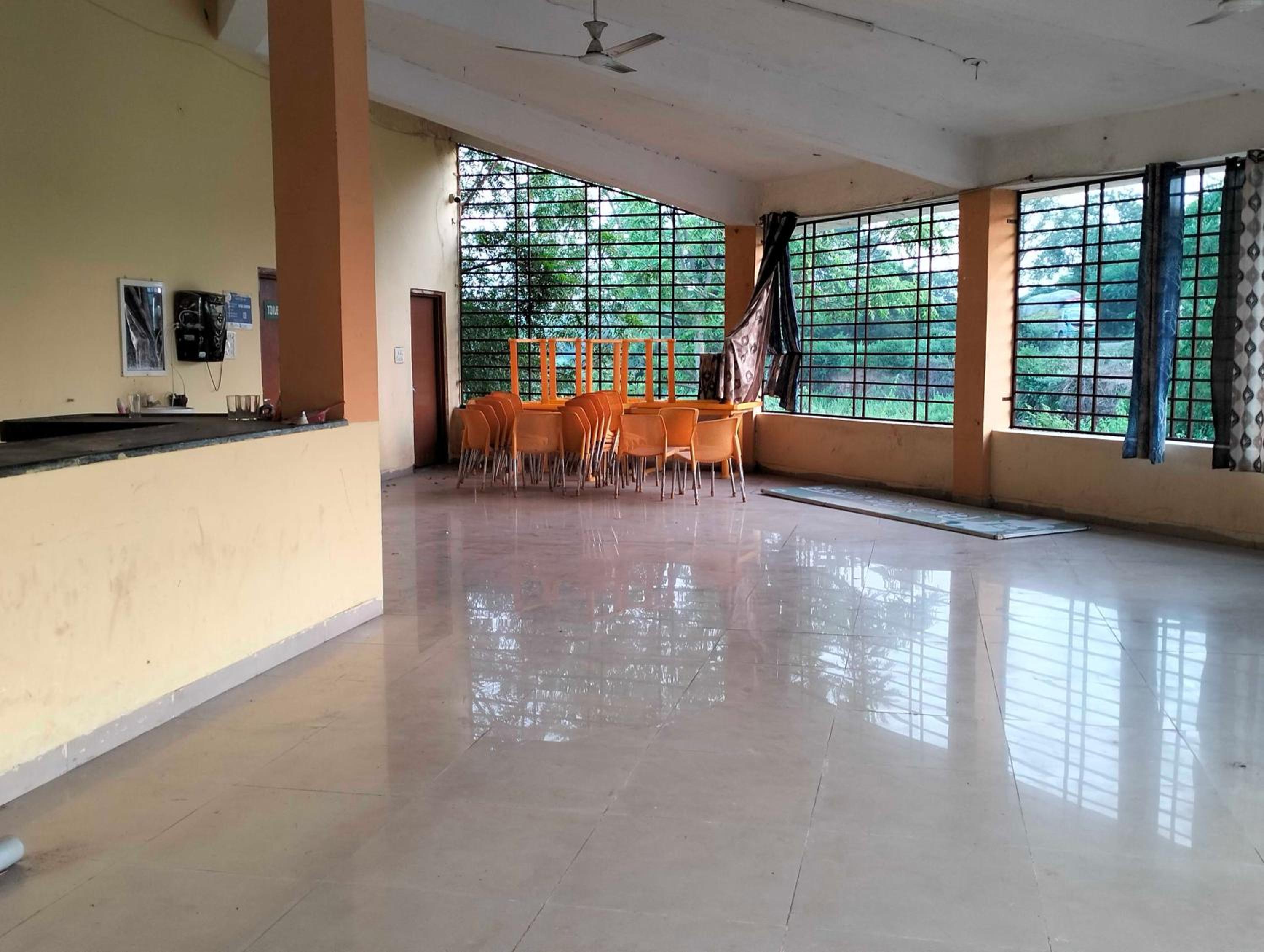 Hotel O Midwaytreat Burhanpur