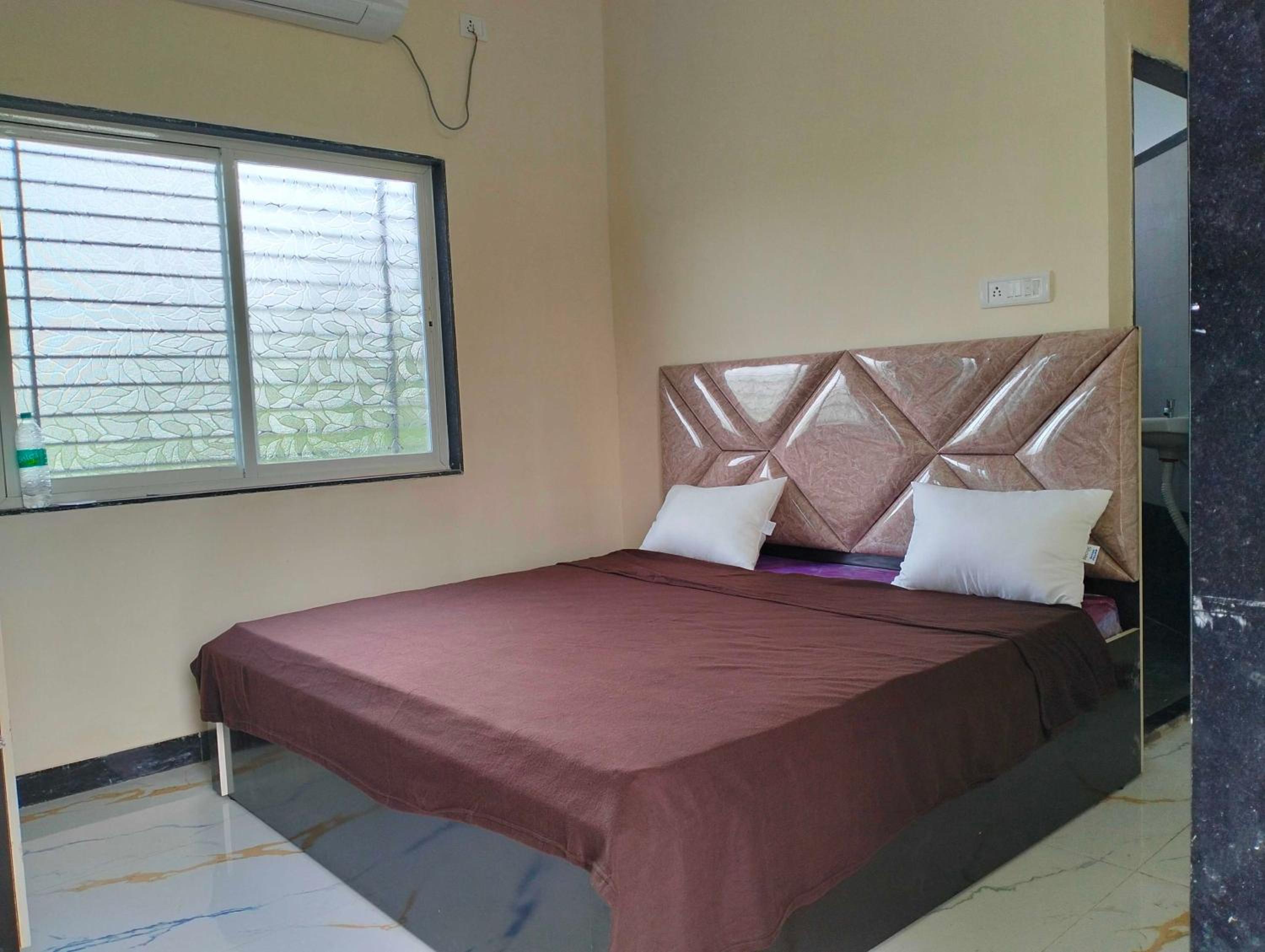 Hotel O Midwaytreat Burhanpur