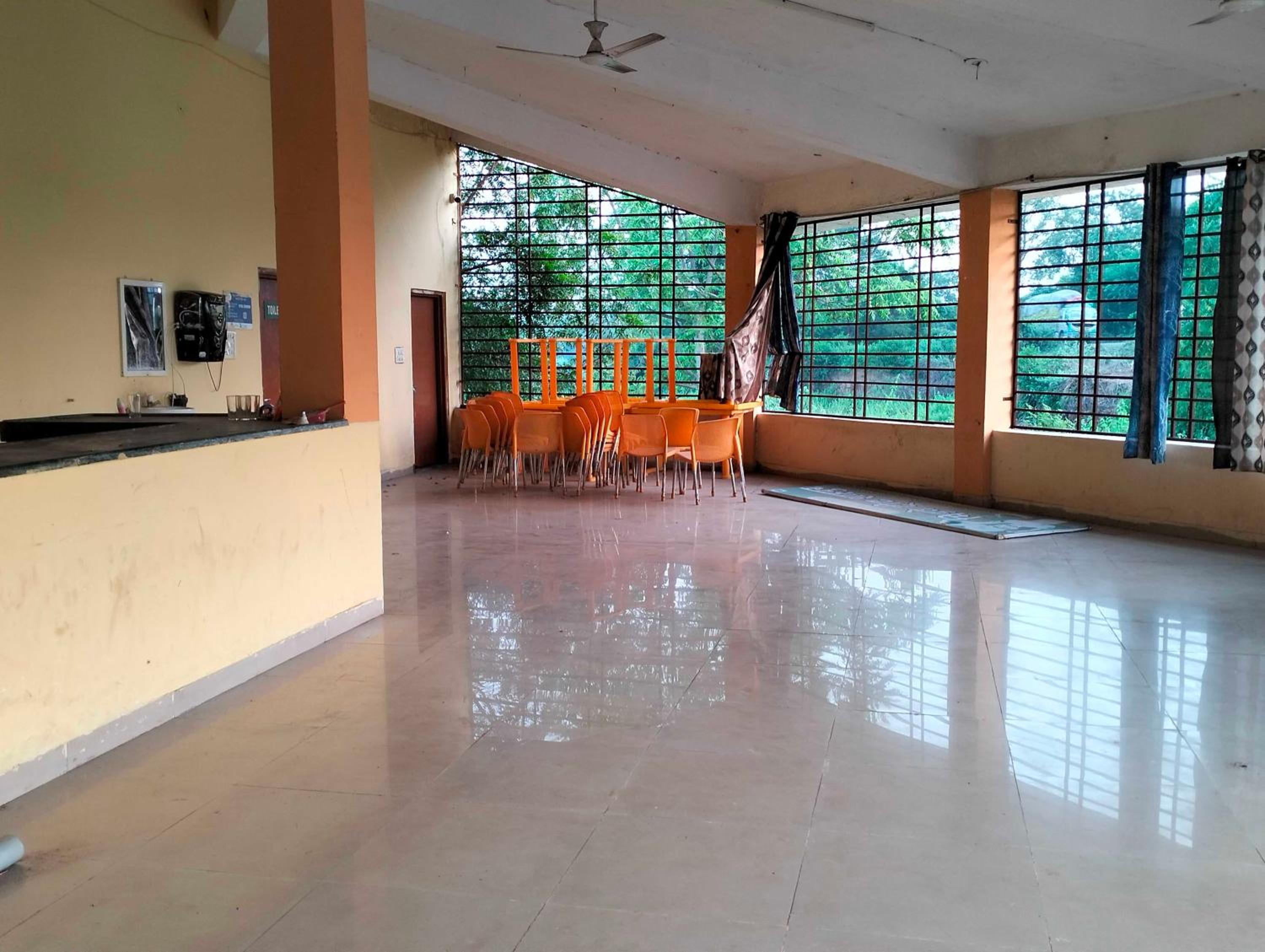 Hotel O Midwaytreat Burhanpur