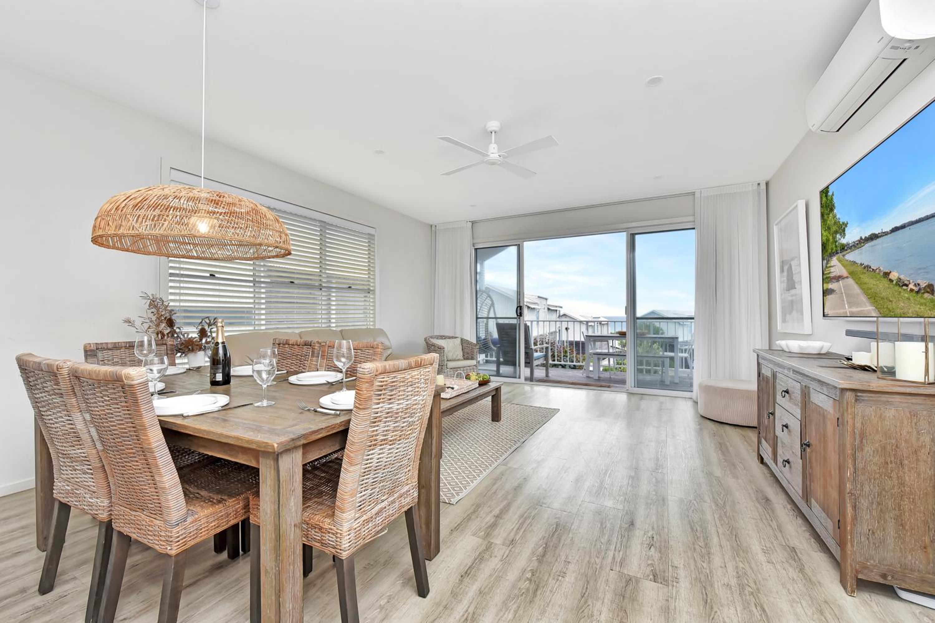 Caves Beach Villa Bombora