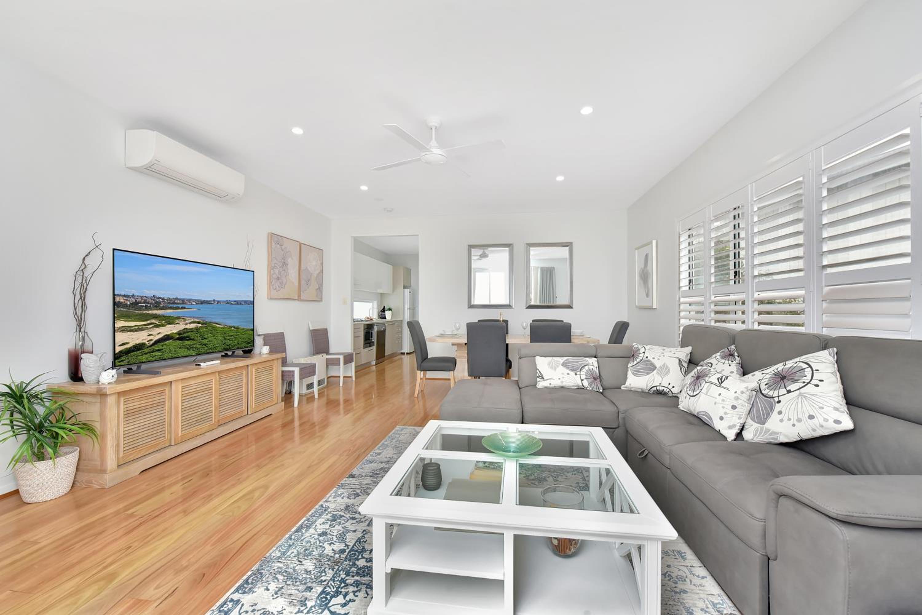 Caves Beach Villa Bombora