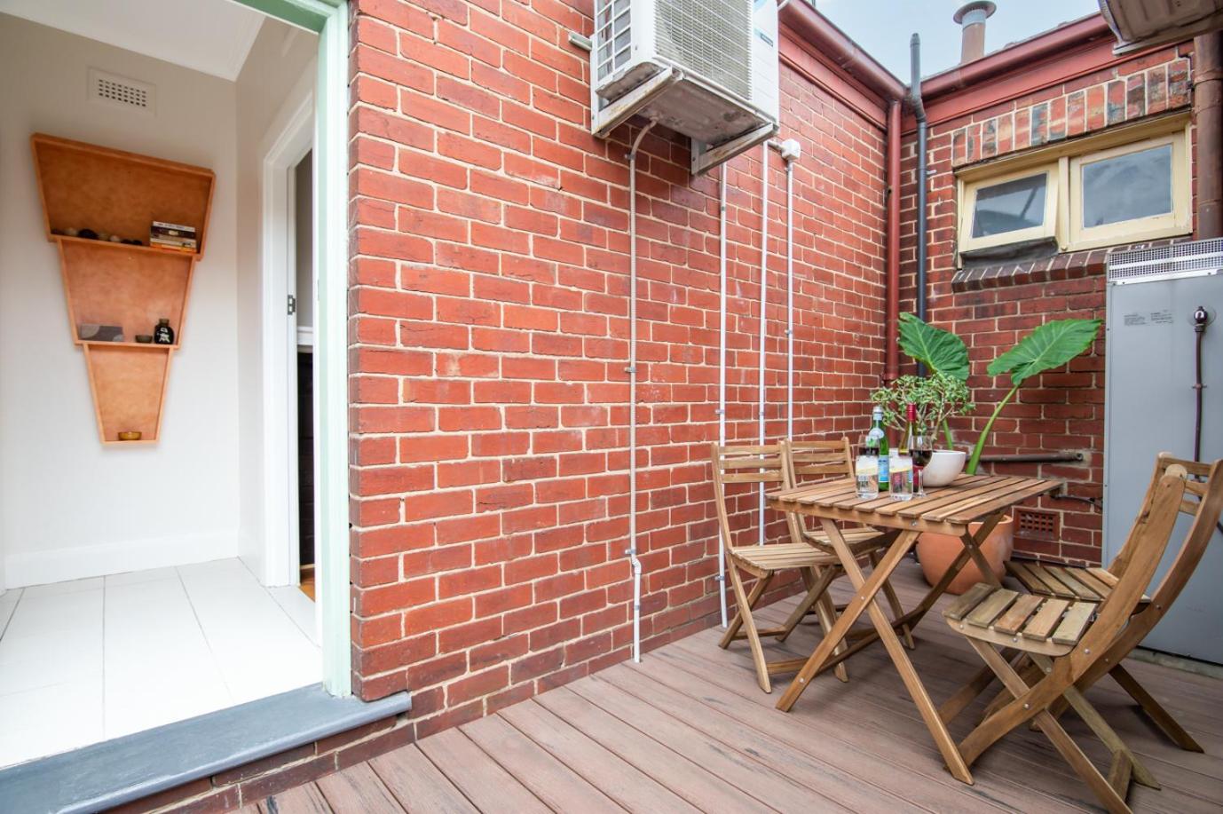 Albert Park Art Deco Gem Sleeps 5 Bevan 4