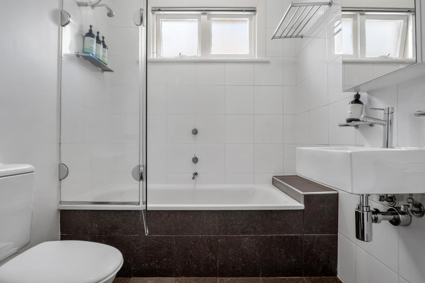 Awesome Albert Park Art Deco Gem 2 Bedroom Bevan 2