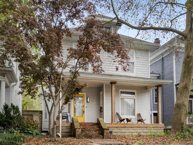 Modern 3BR Home Cozy & Pet-Friendly Retreat view 3