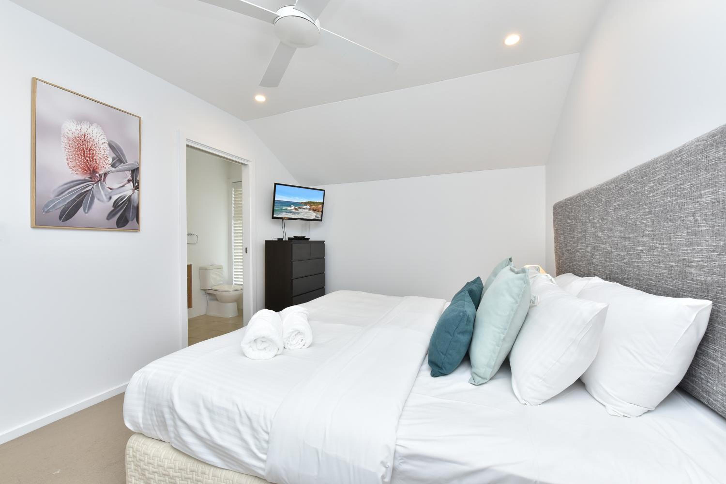 Caves Beach Villa Bombora