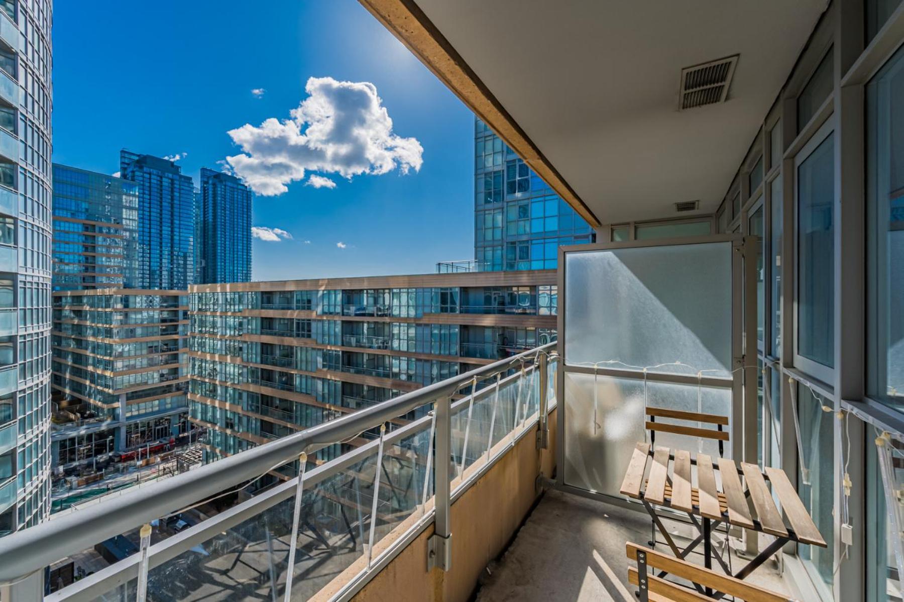 Dan Leckie Apartments