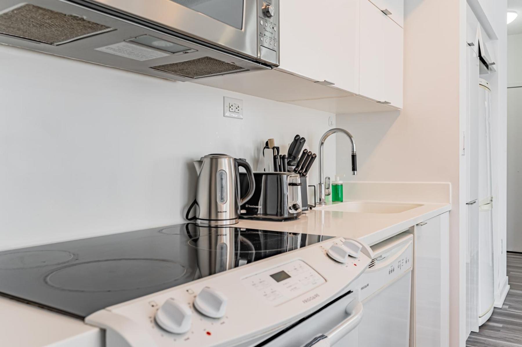 Dan Leckie Apartments