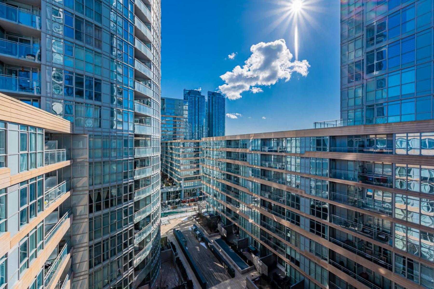Dan Leckie Apartments
