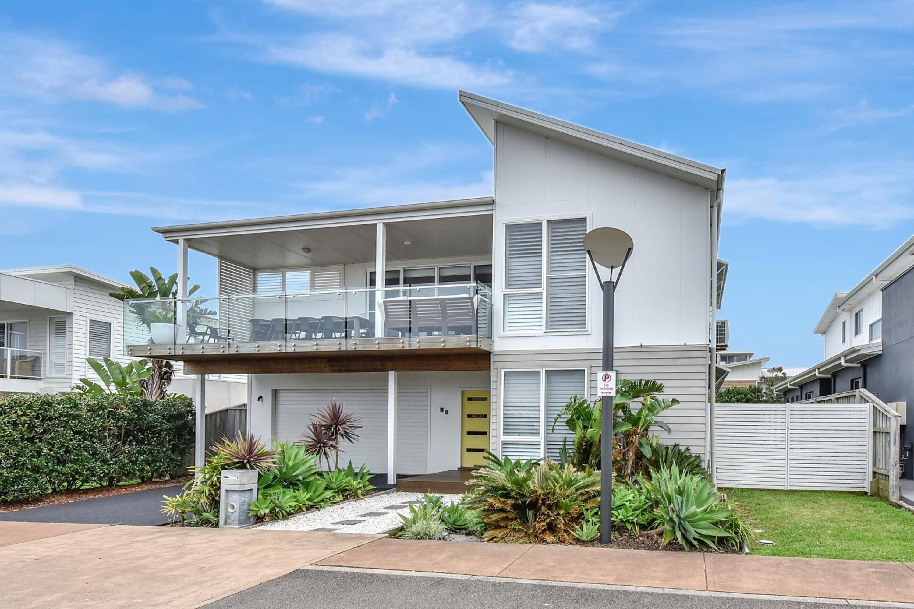 Caves Beach Villa Bombora