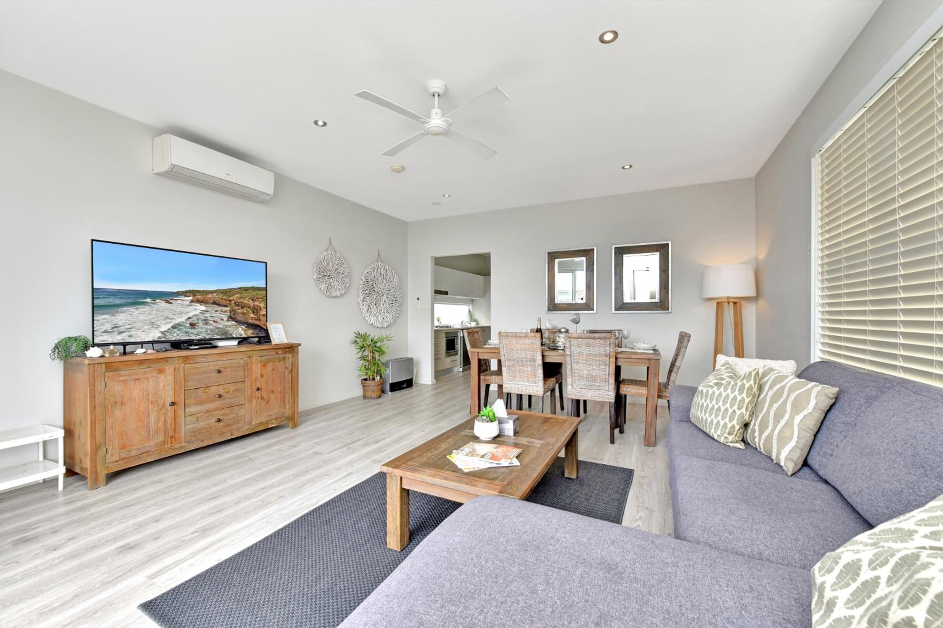 Caves Beach Villa Bombora