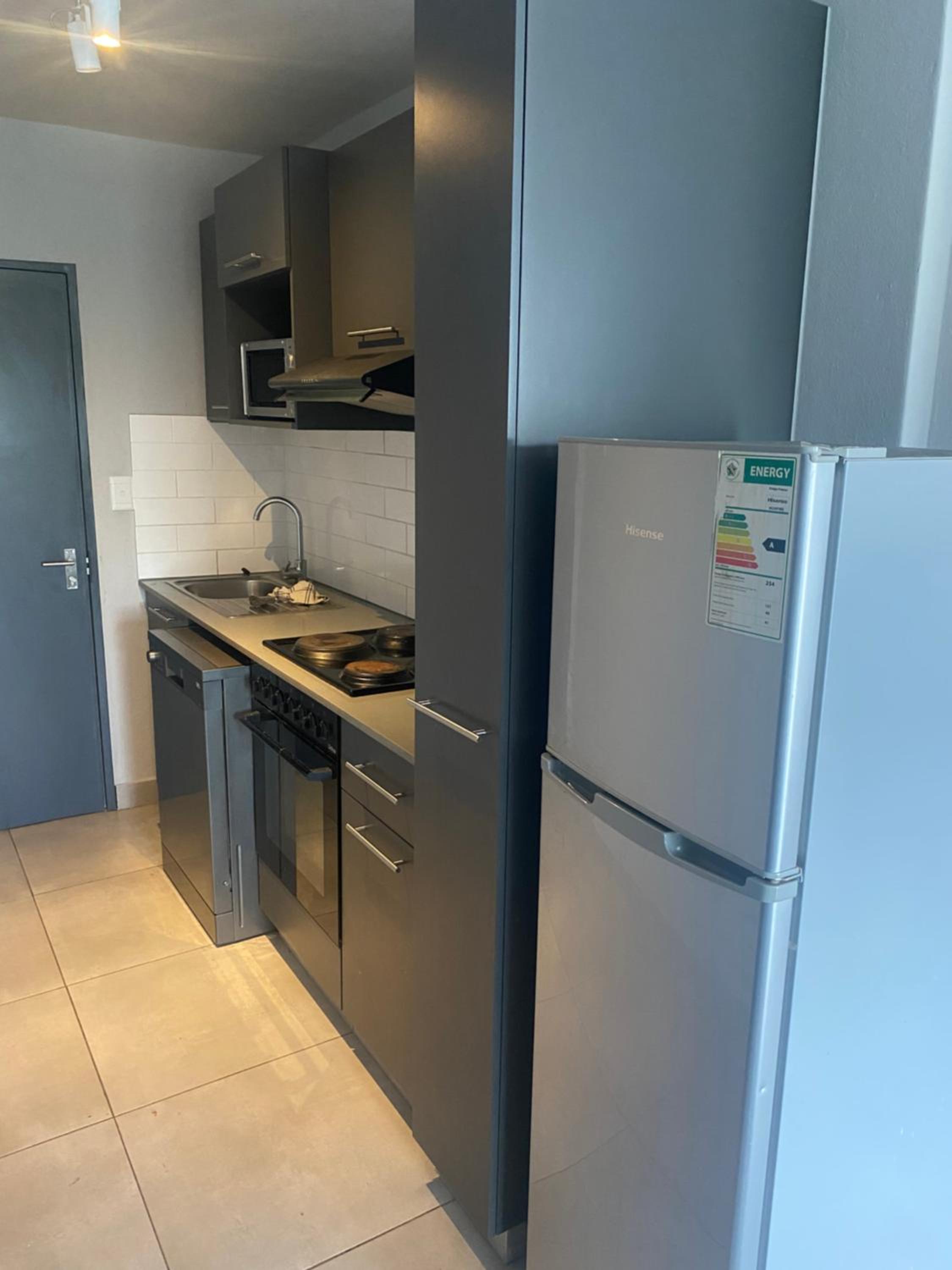 One Bedroom Apartment at Circa view 4