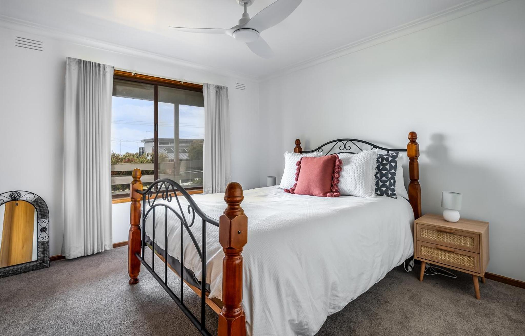 Bluff Views, Pet Friendly, Large Secure Yard