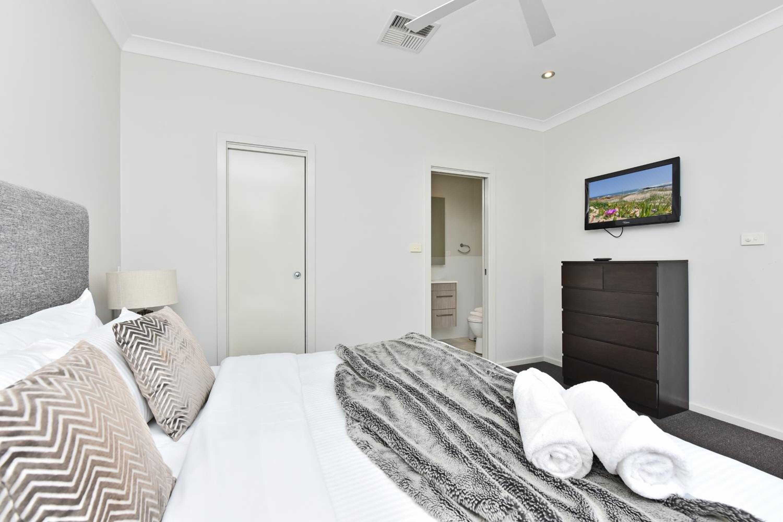 Caves Beach Villa Bombora