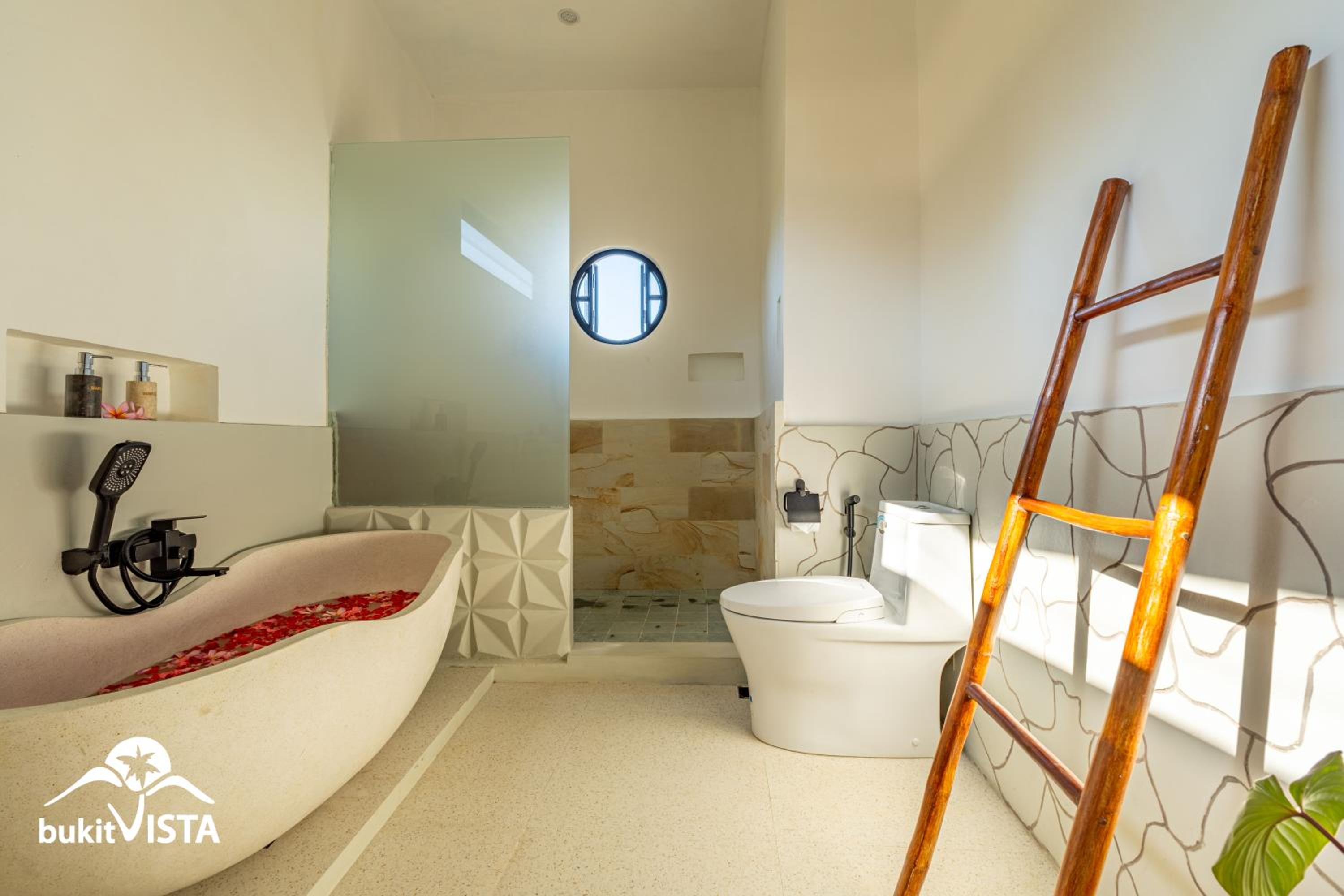 Photo 38