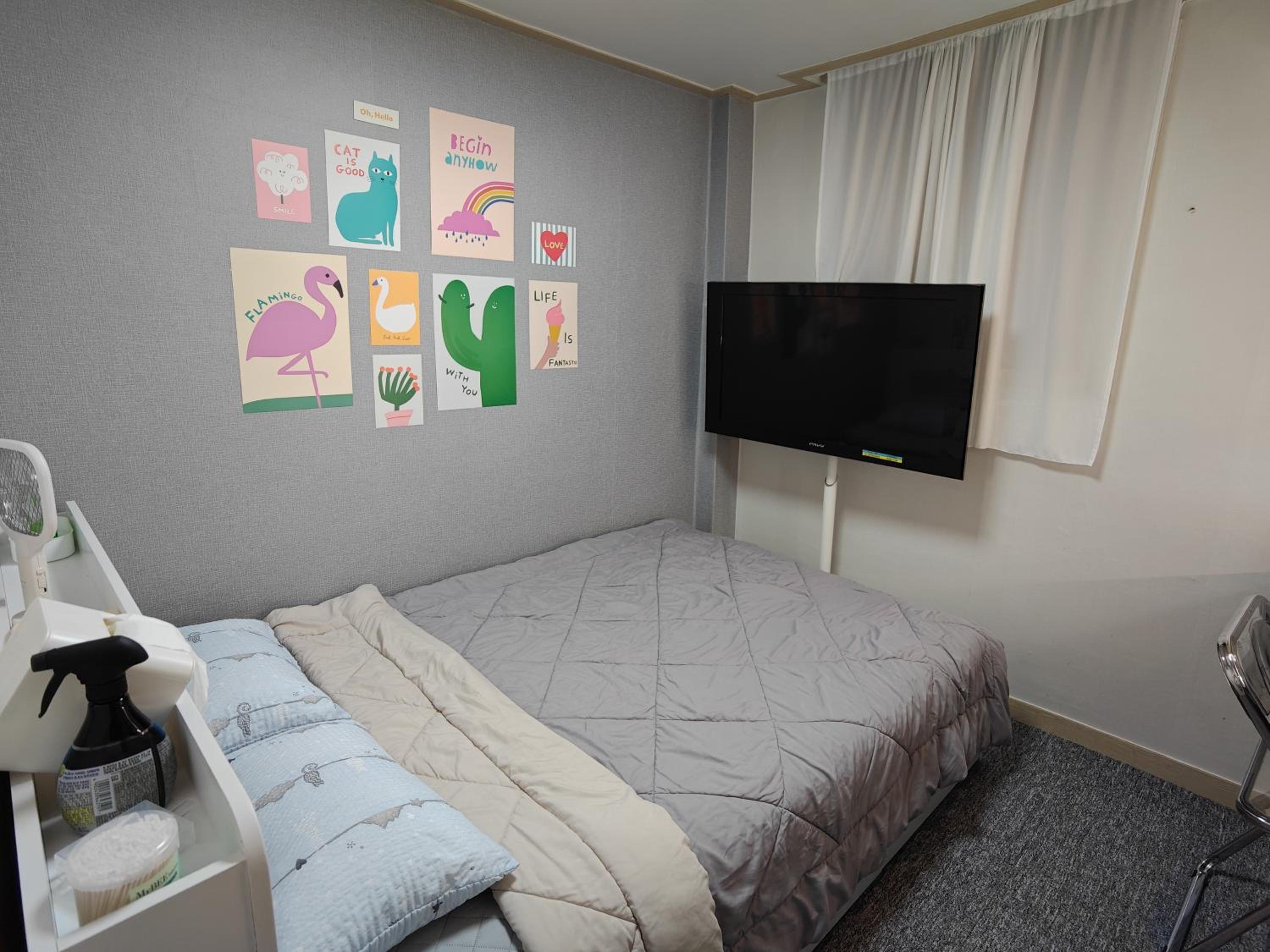 Guesthouse private room near metro view 3