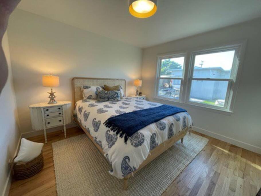 Santa Cruz - Pleasure Point Beach Bungalow view 5