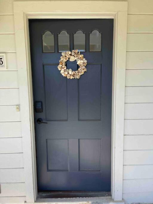 Santa Cruz - Pleasure Point Beach Bungalow view 3