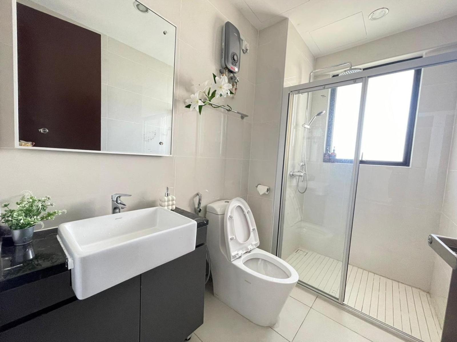 SeaView Danga Bay Gateway Relax with Fee Parking for 8-10 Guest