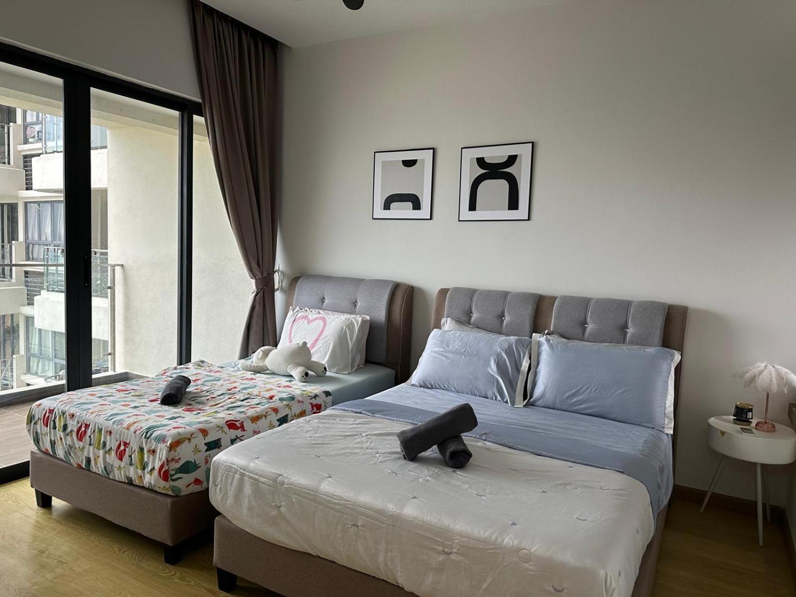SeaView Danga Bay Gateway Relax with Fee Parking for 8-10 Guest