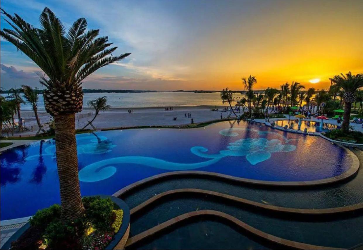 SeaView Danga Bay Gateway Relax with Fee Parking for 8-10 Guest