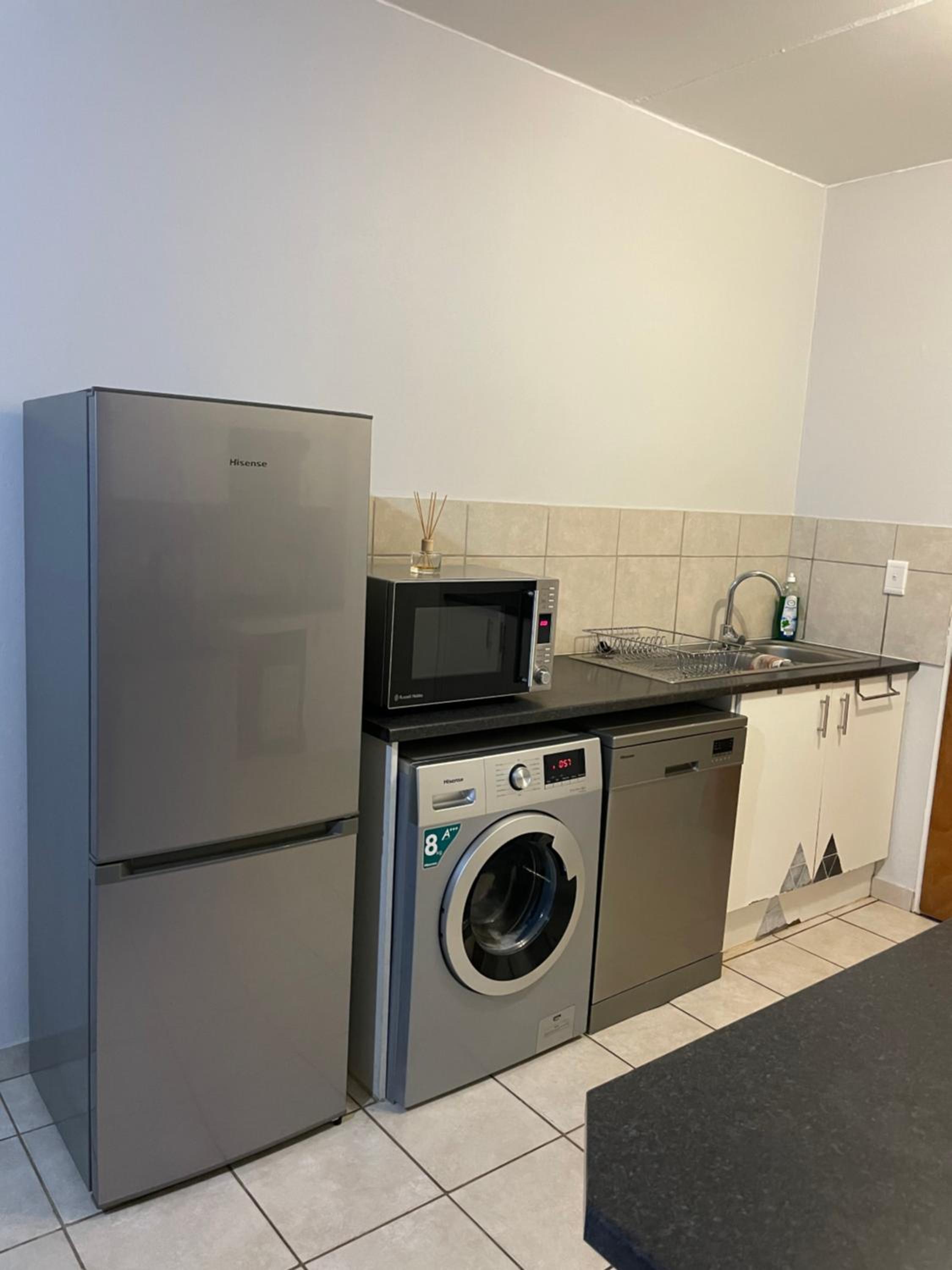 cozy & private 2-bedroom groundfloor apartment view 4