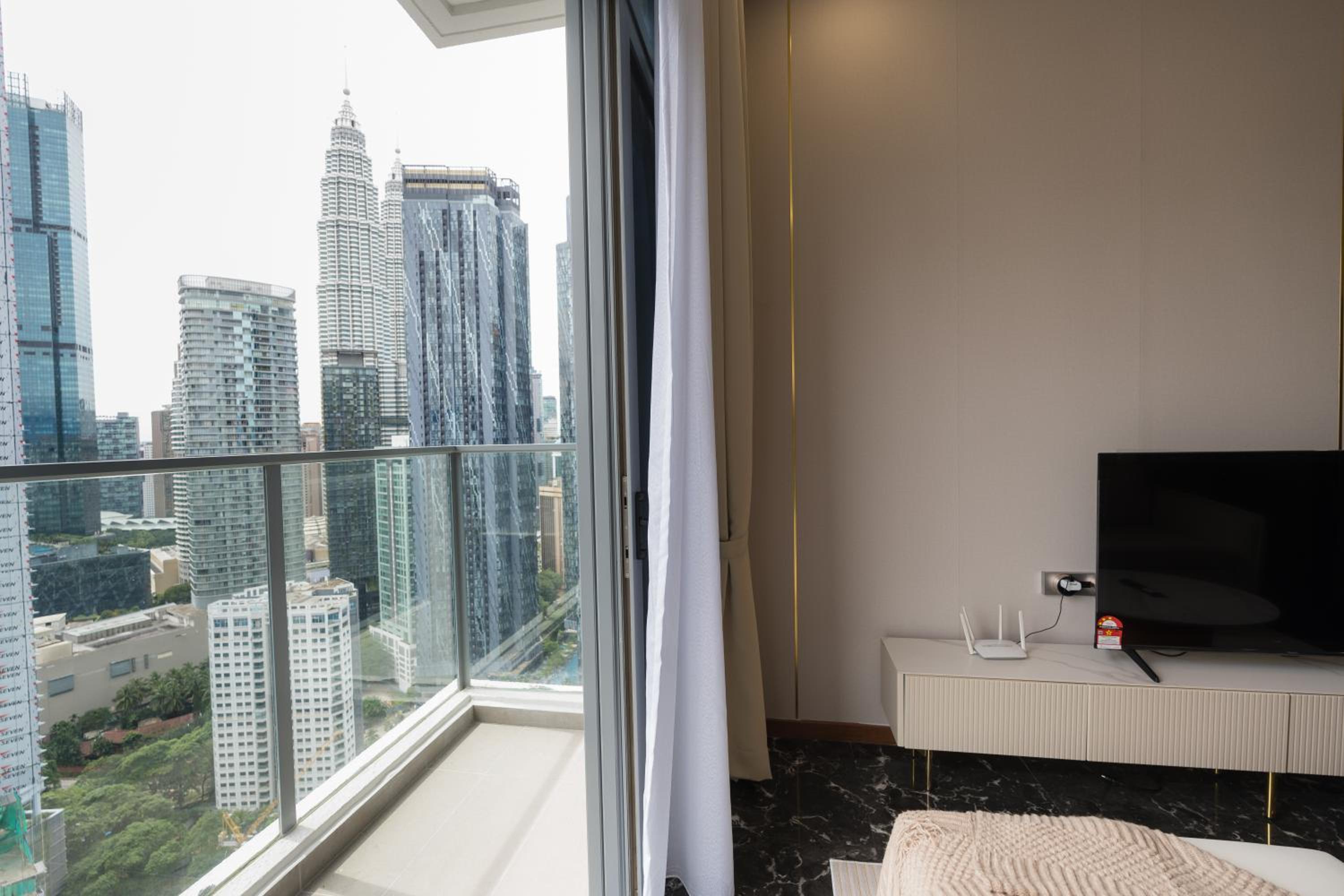 Royce Residence KLCC, Kuala Lumpur City Center, COBNB