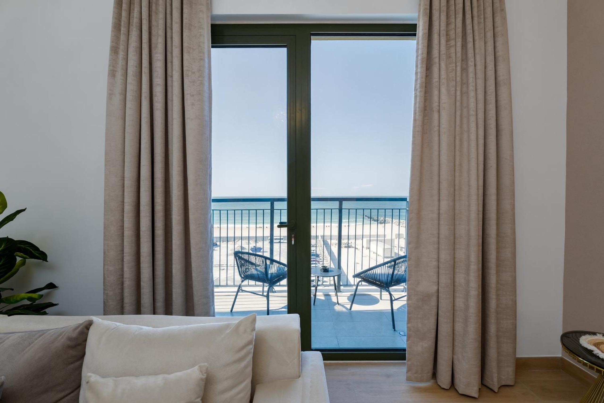 La Cote, Port de La Mer, Jumeirah 1 - Mint Stay