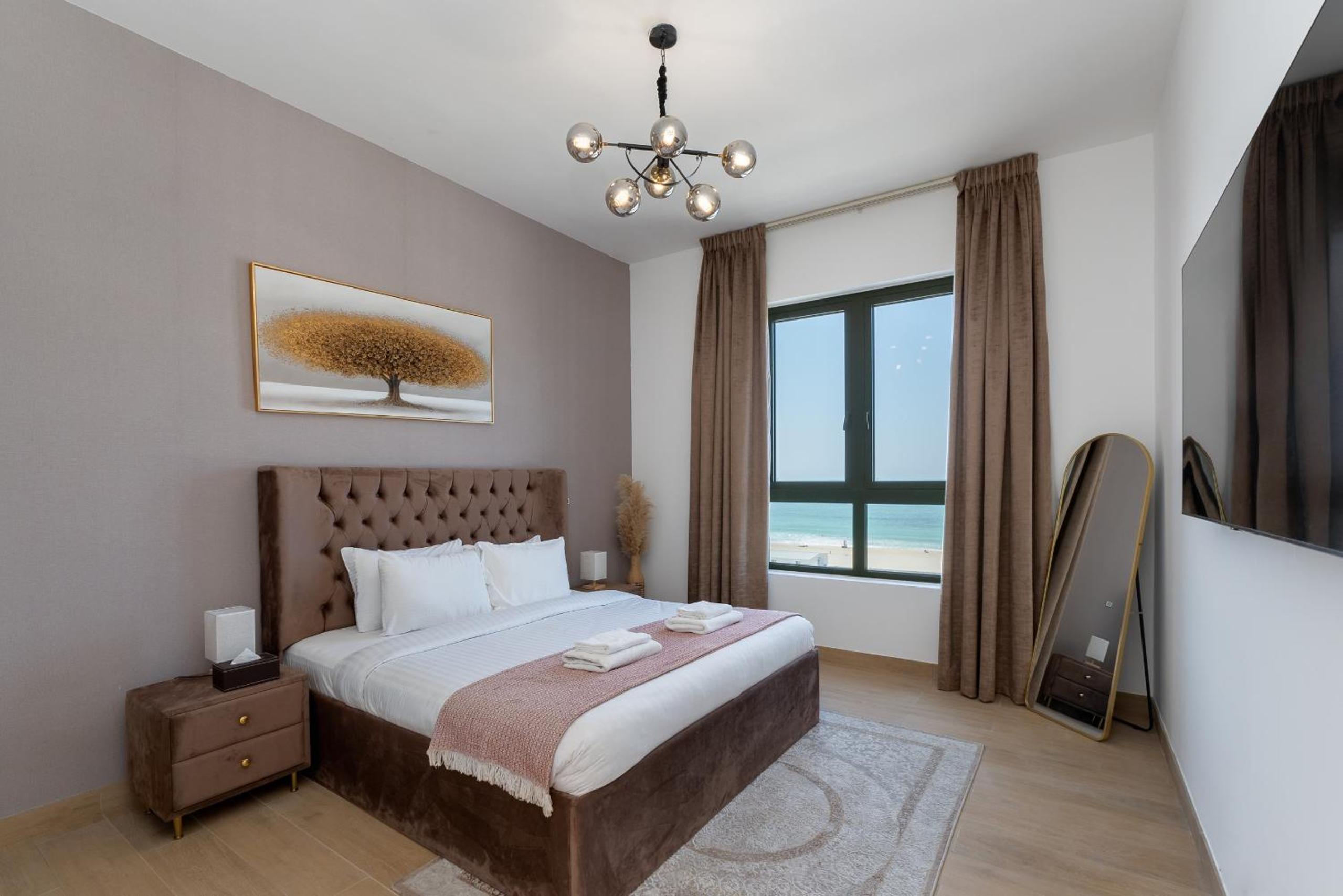La Cote, Port de La Mer, Jumeirah 1 - Mint Stay