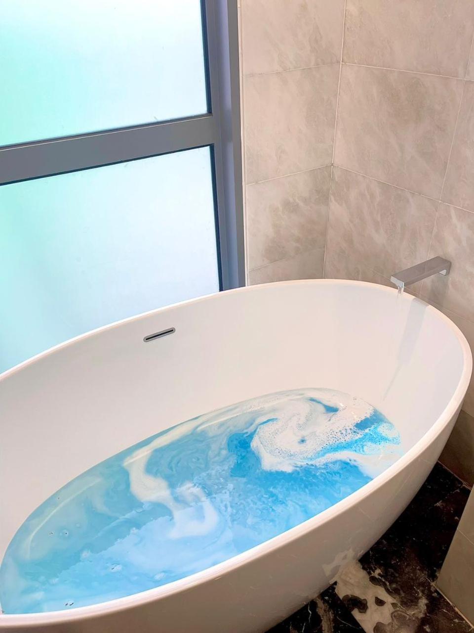 Royce Residence KLCC, Kuala Lumpur City Center, COBNB