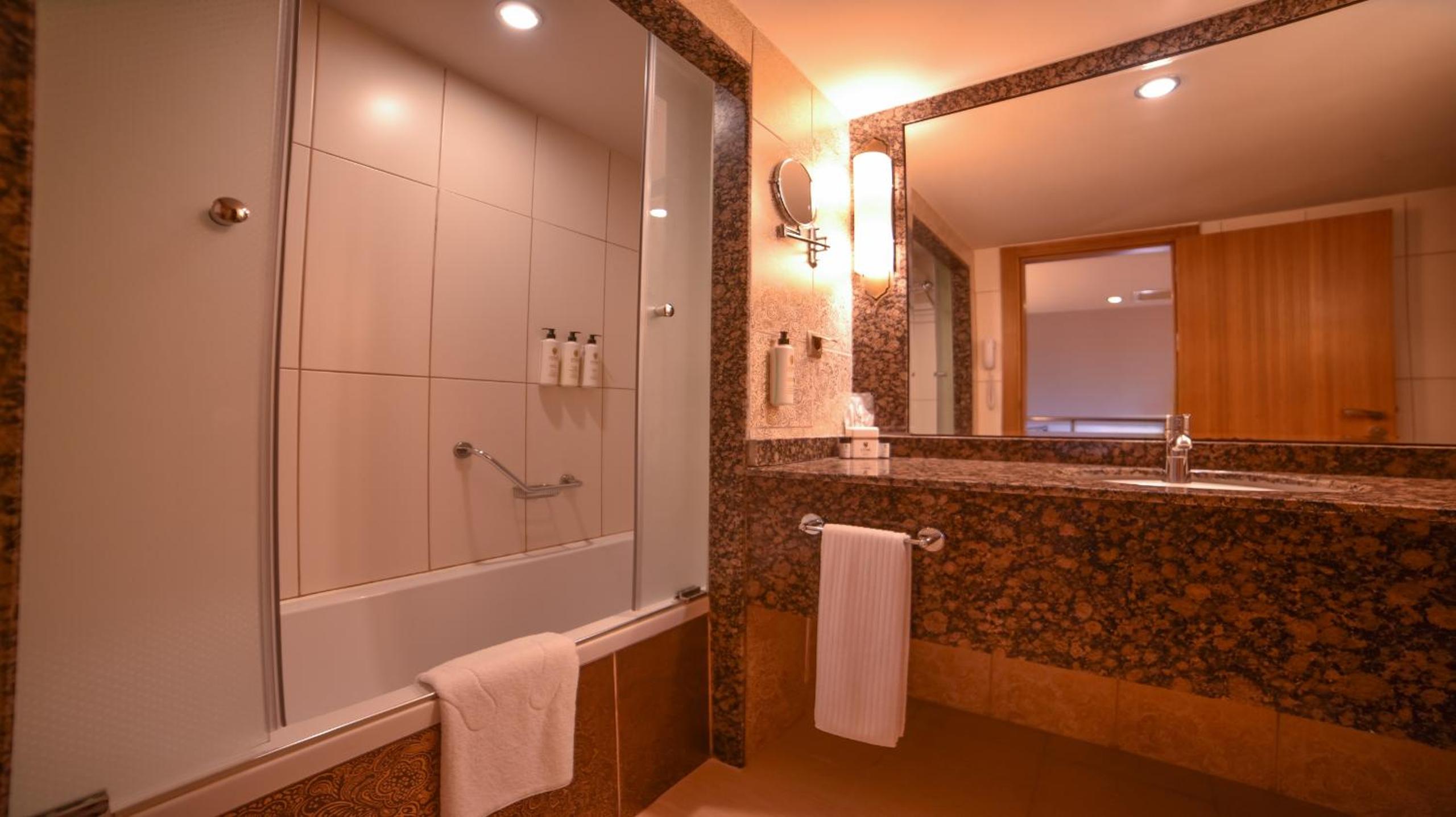 Royal Dragon Hotel