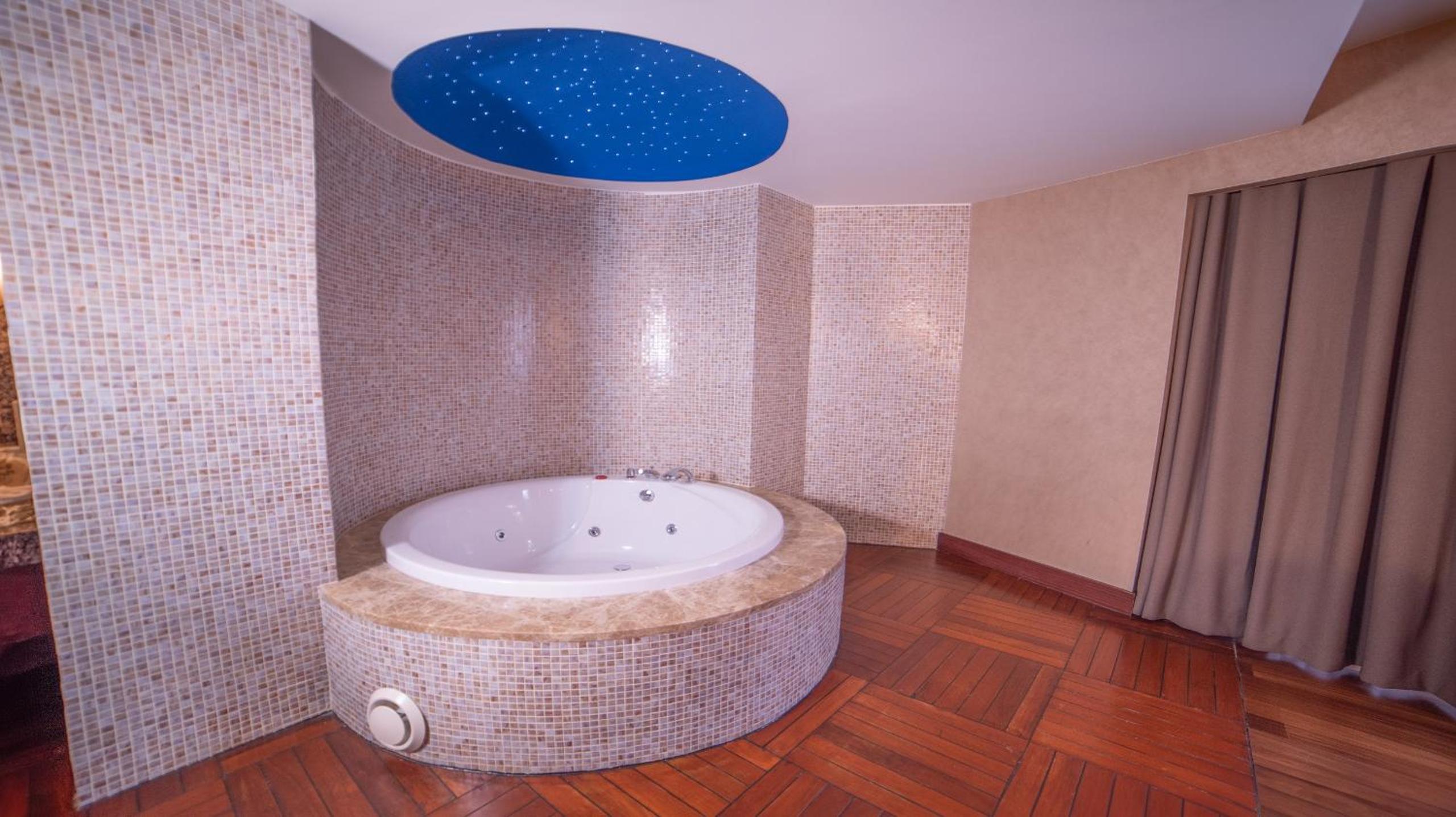 Royal Dragon Hotel