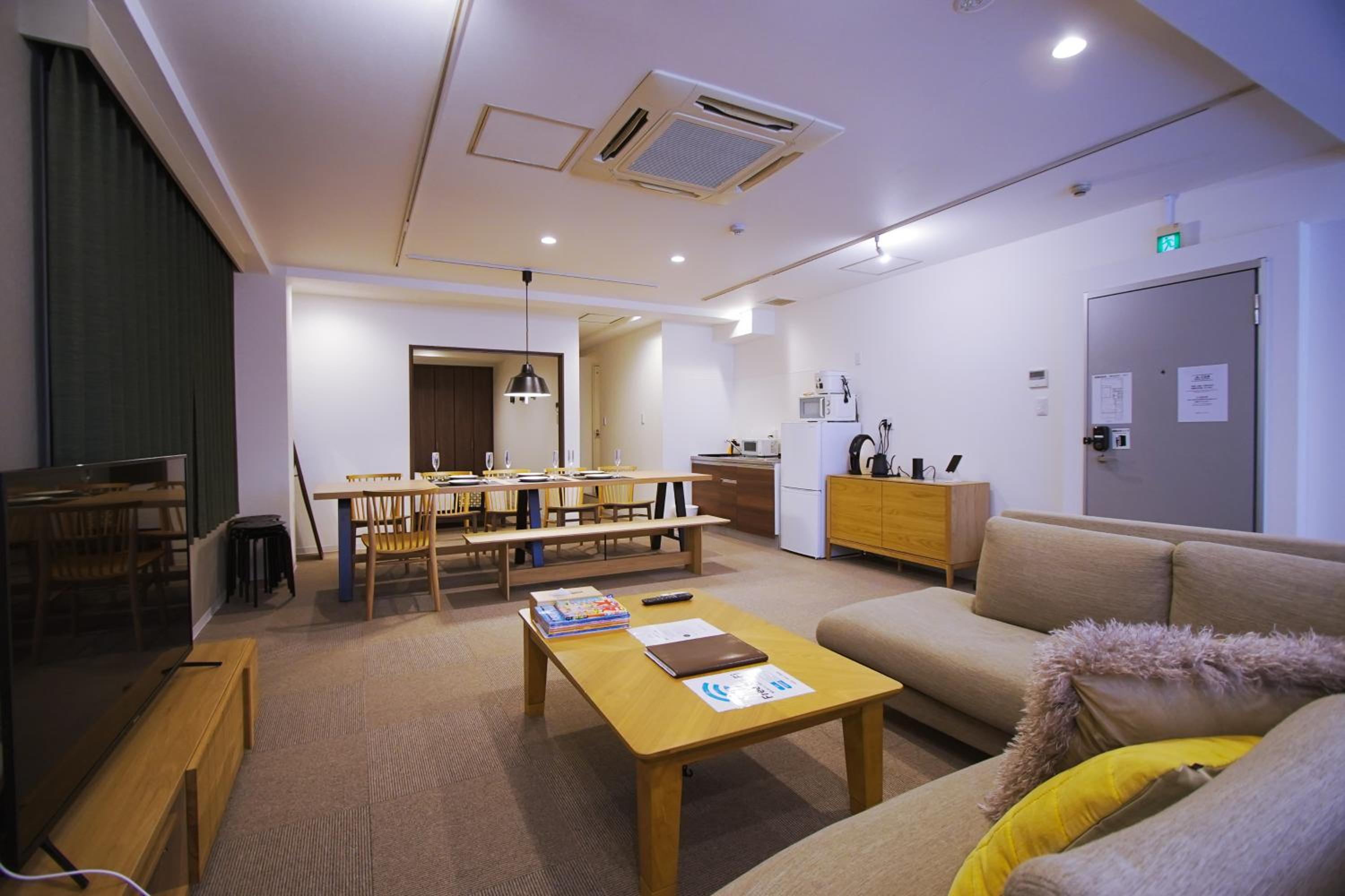 INOVE VILLA OSAKA -118 sqm , 2 Bedrooms , 7 Double Beds , Max 14 ppl- Great Access to USJ & Namba