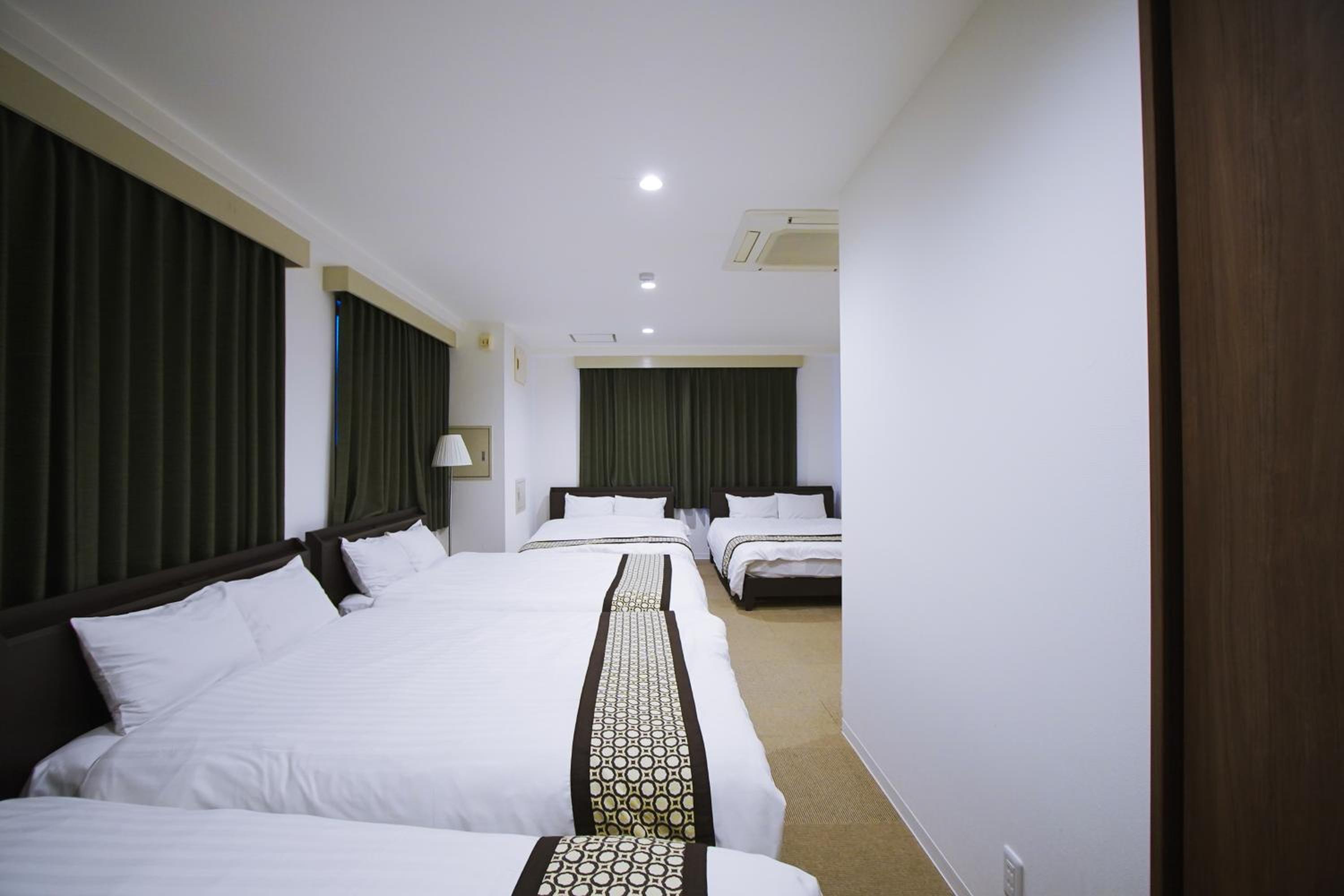 INOVE VILLA OSAKA -118 sqm , 2 Bedrooms , 7 Double Beds , Max 14 ppl- Great Access to USJ & Namba