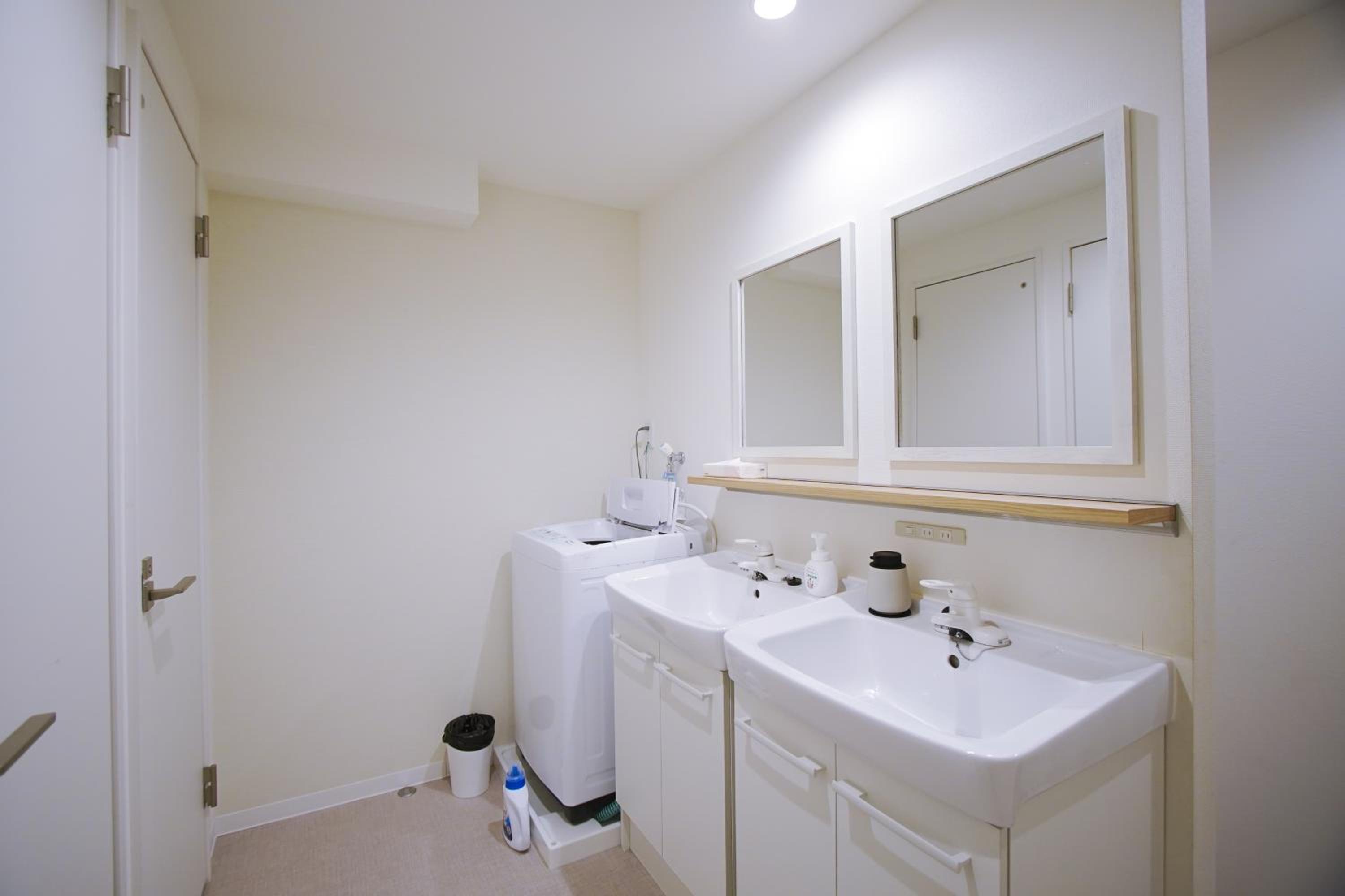 INOVE VILLA OSAKA -118 sqm , 2 Bedrooms , 7 Double Beds , Max 14 ppl- Great Access to USJ & Namba
