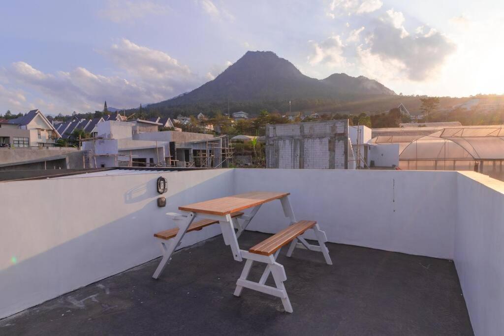Villa Syariah Zamora B7 with Private Pool and Karaoke view 4