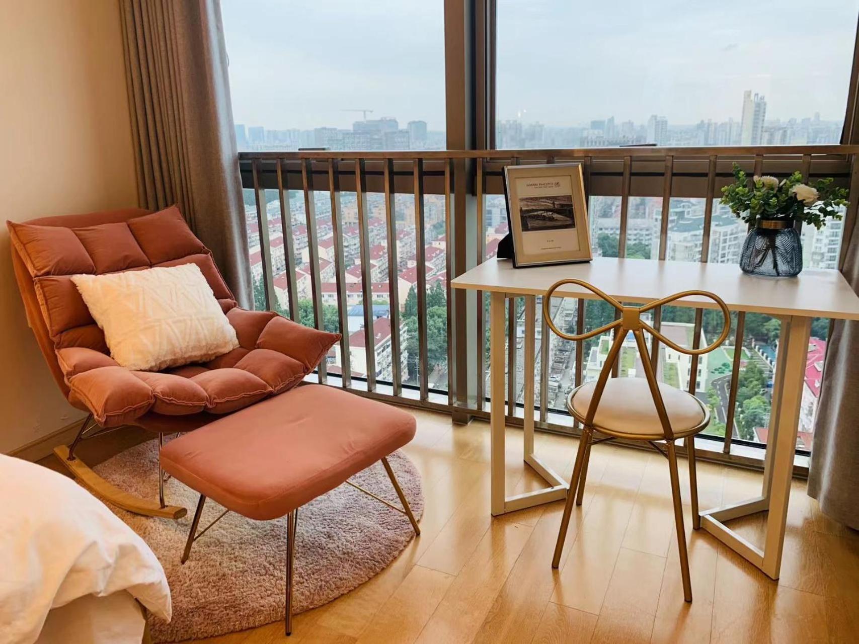 Shanghai Lerongju Boutique Apartment Metro Line 8 20meter
