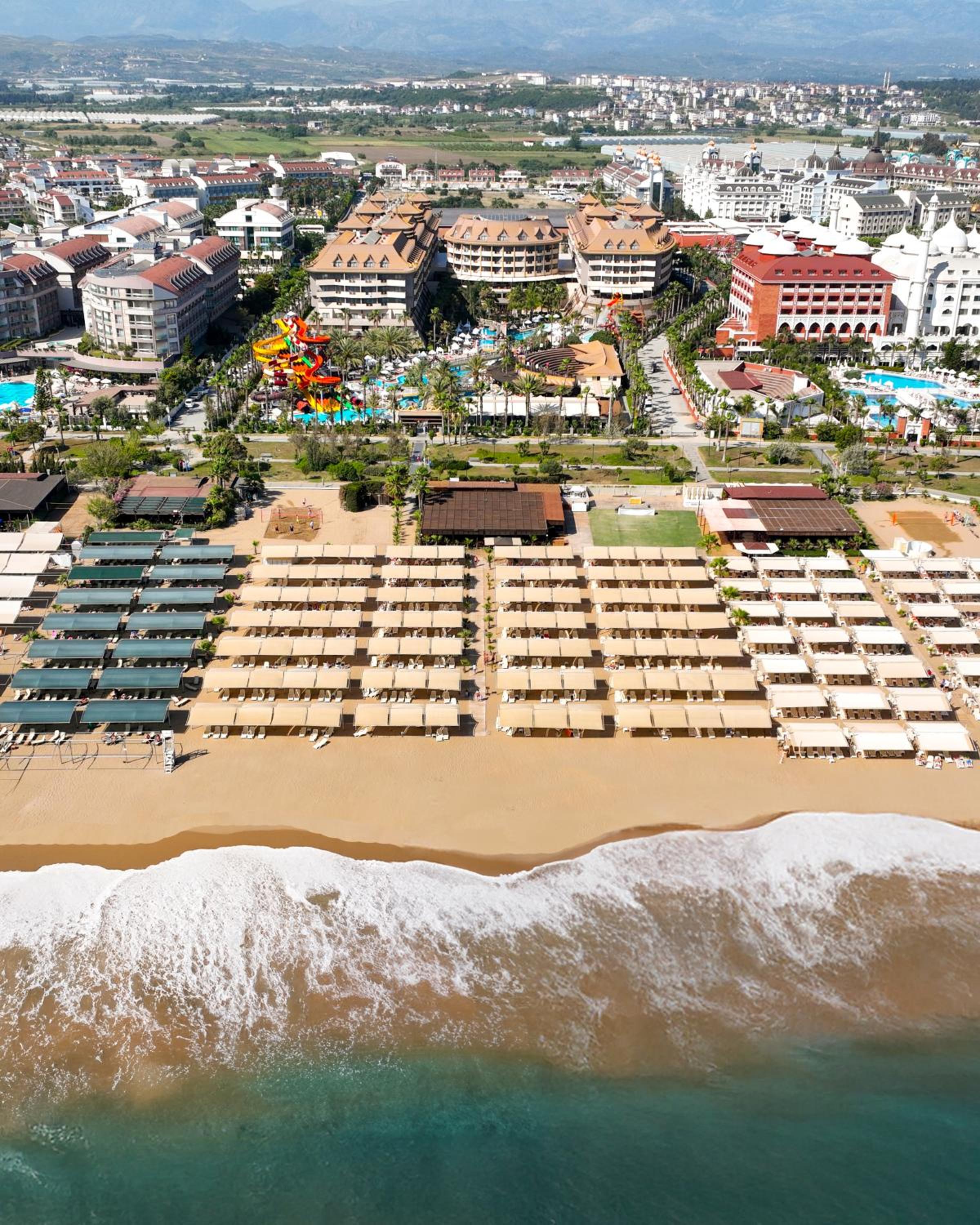 Hotel Royal Dragon Hotel - Image 1