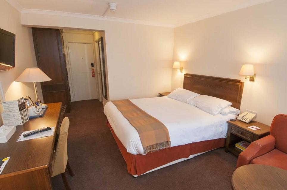 Stevenage Vacations - Roebuck Inn - Property Image 3