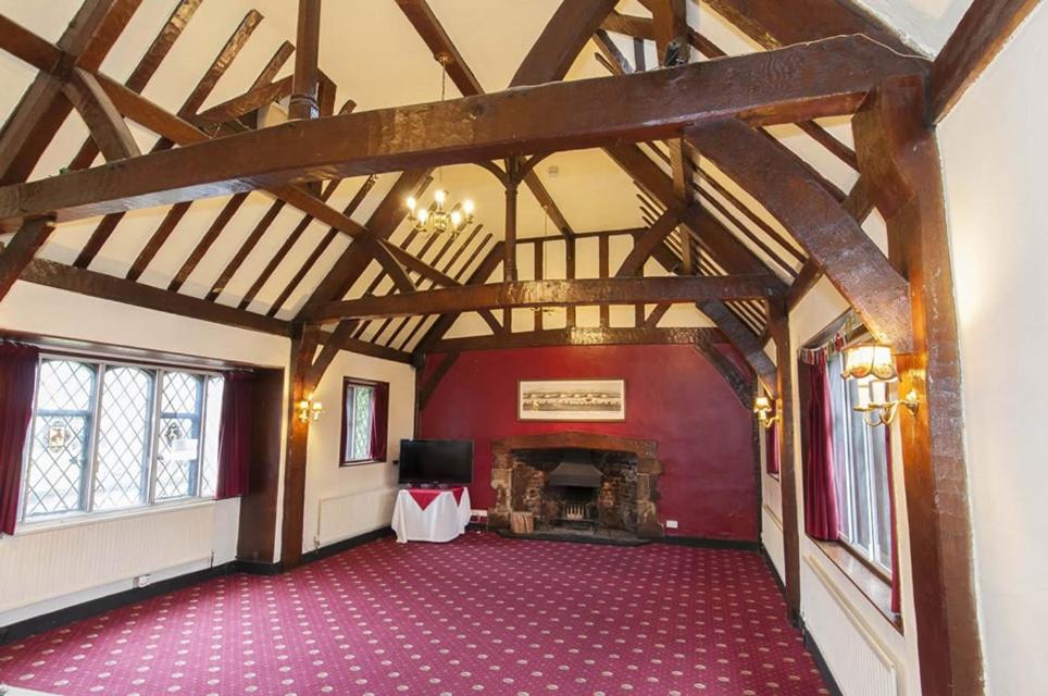 Stevenage Vacations - Roebuck Inn - Property Image 4