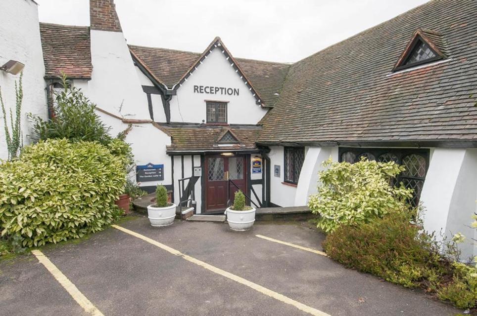Stevenage Vacations - Roebuck Inn - Property Image 1