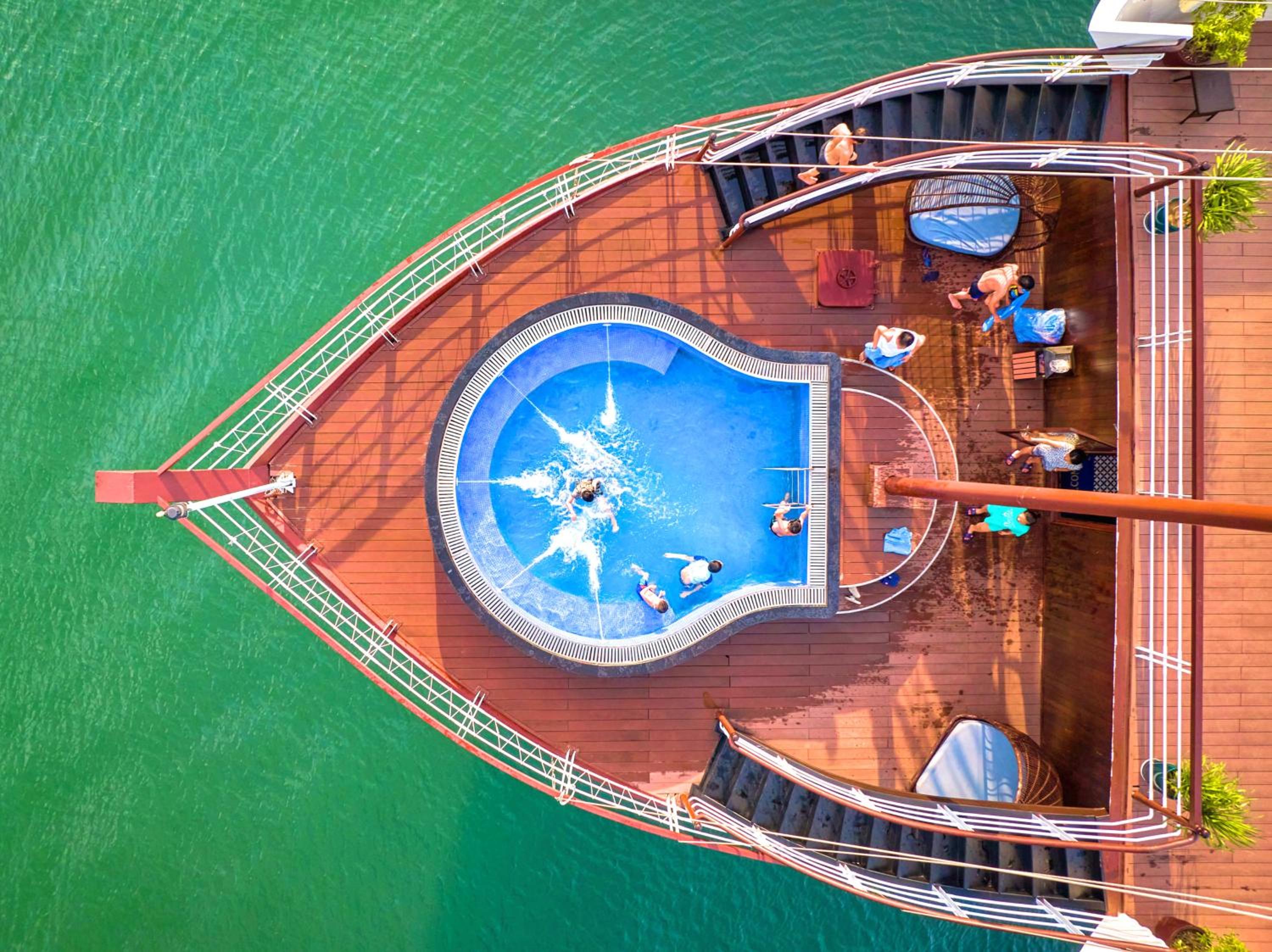Le Journey Elegance Cruise Lan Ha Bay view 2