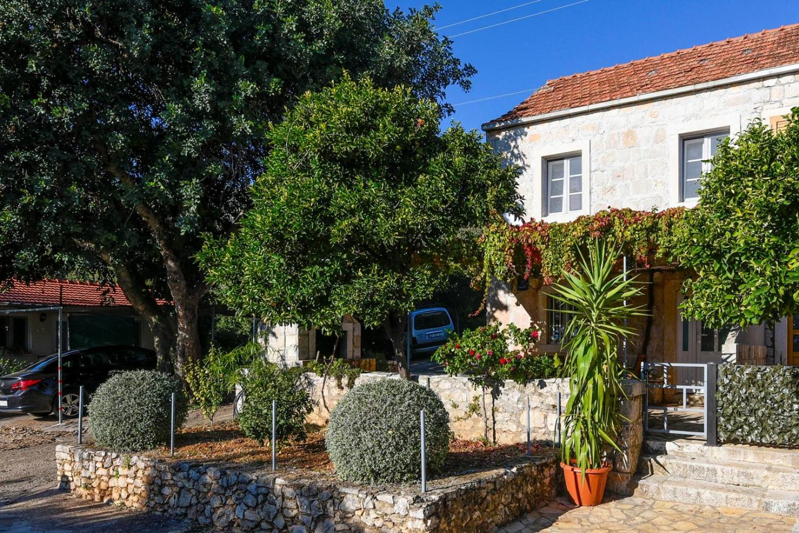 Holiday Home Stone Oasis