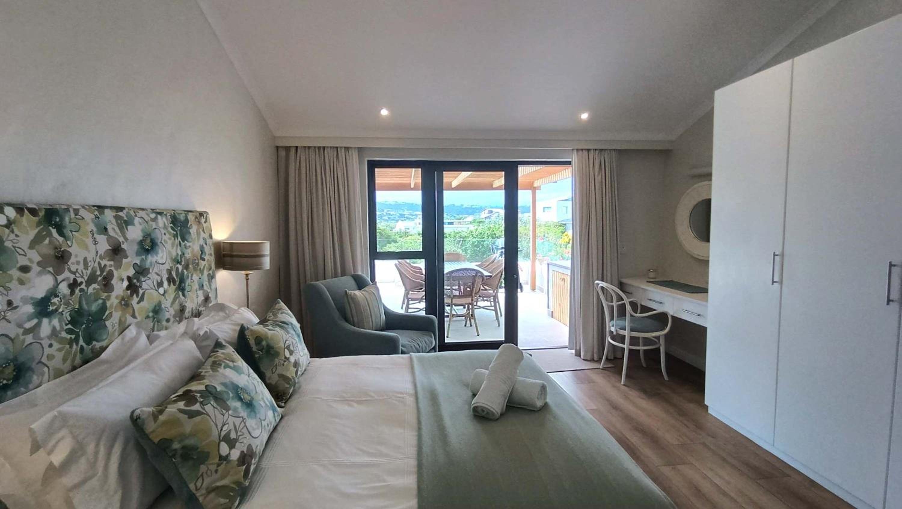 Sanctuary Beach Hideaway - 8 sleeper - 50m onto Robberg 5 view 4