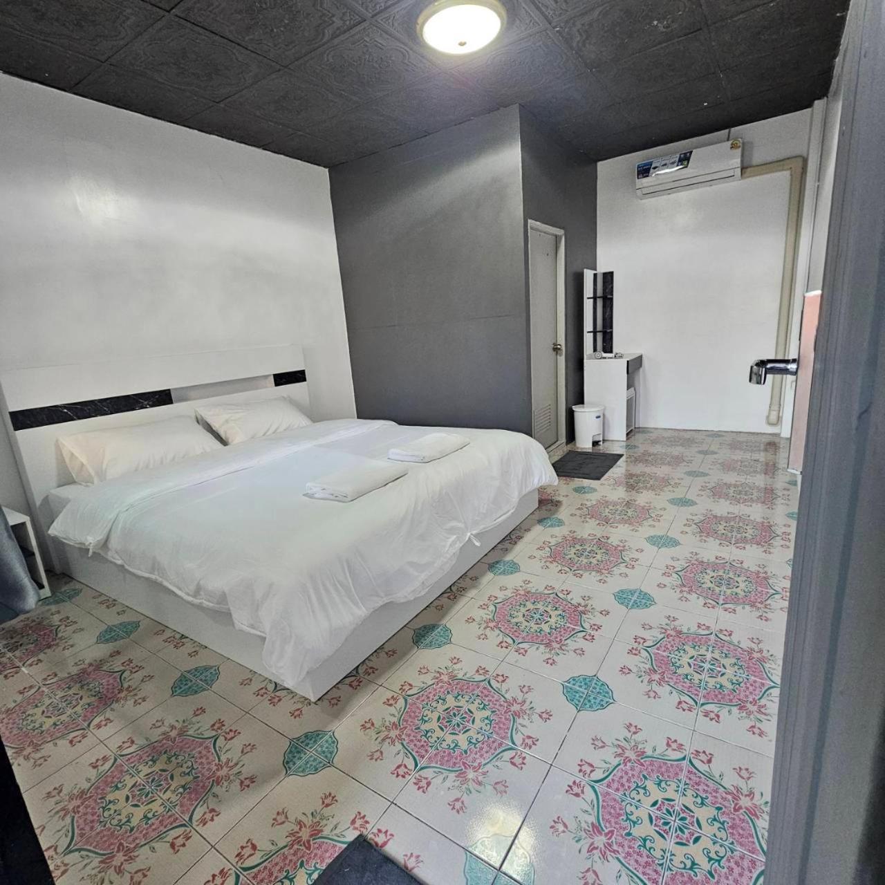 COOPER Guest House