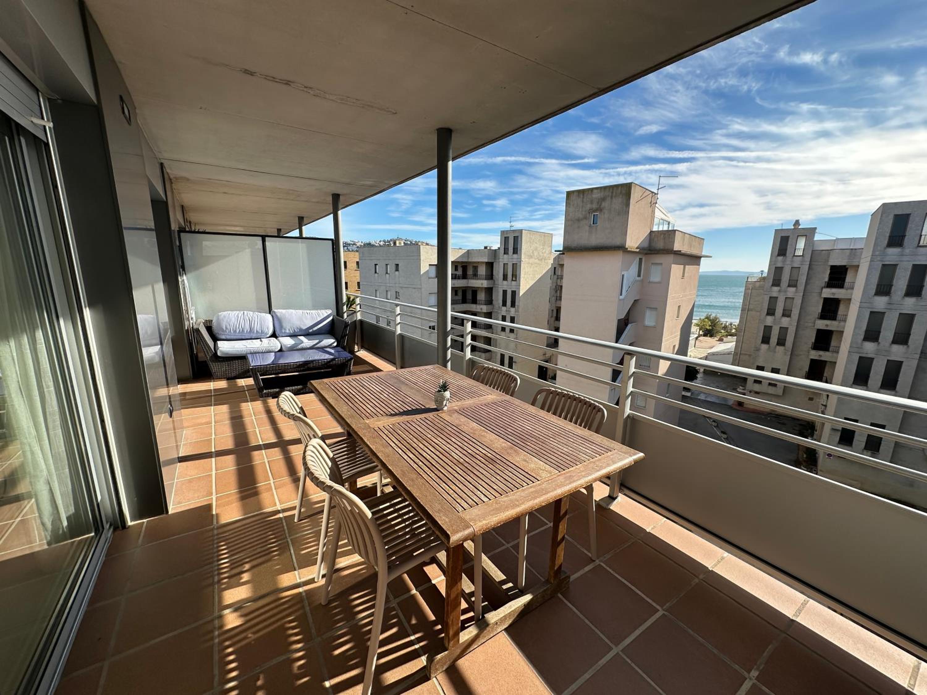Agi Torre Quimeta Apartments