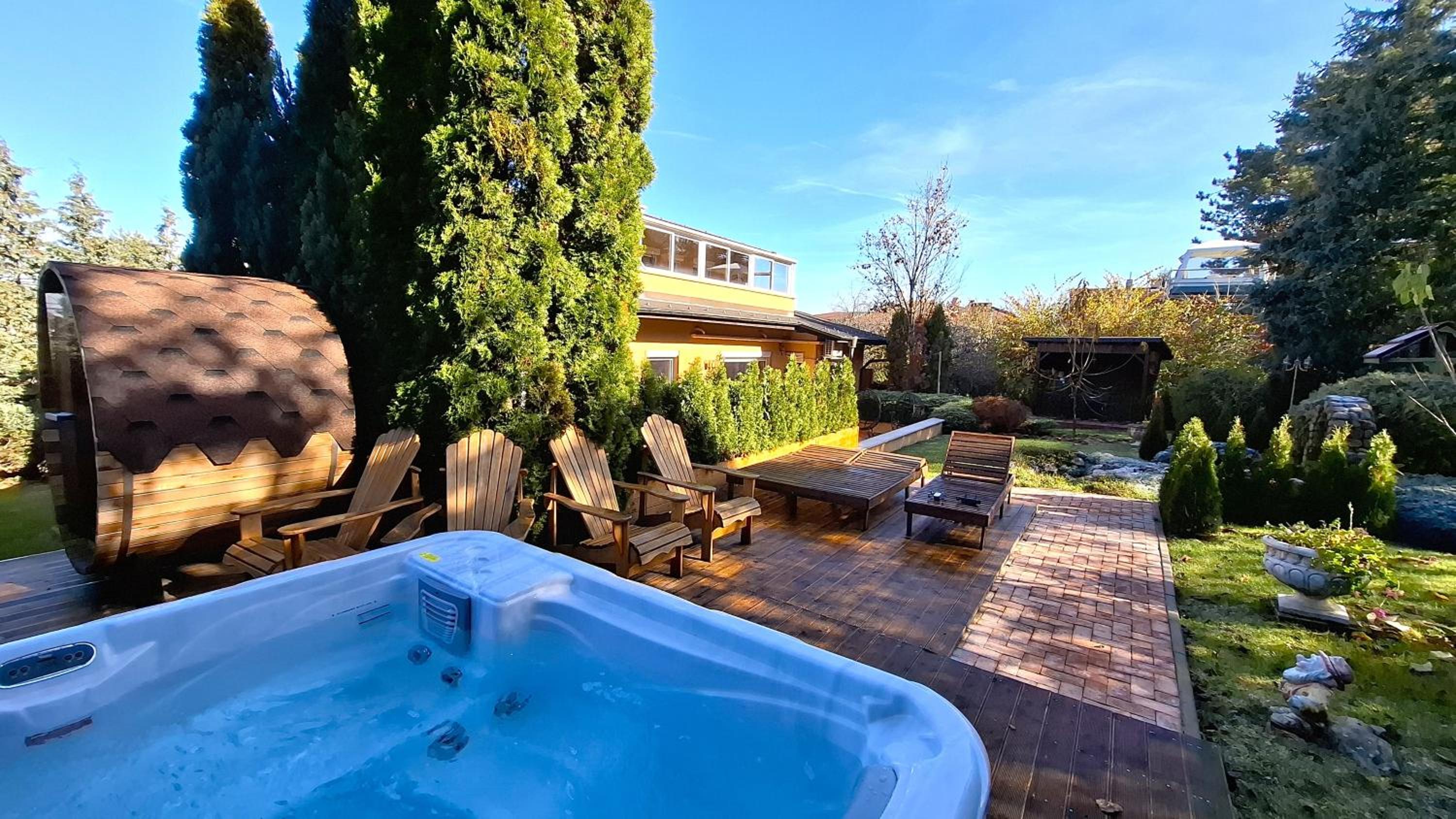 Villa Boyana City & Relax with Hot Jacuzzi and Sauna by BookVillaBG